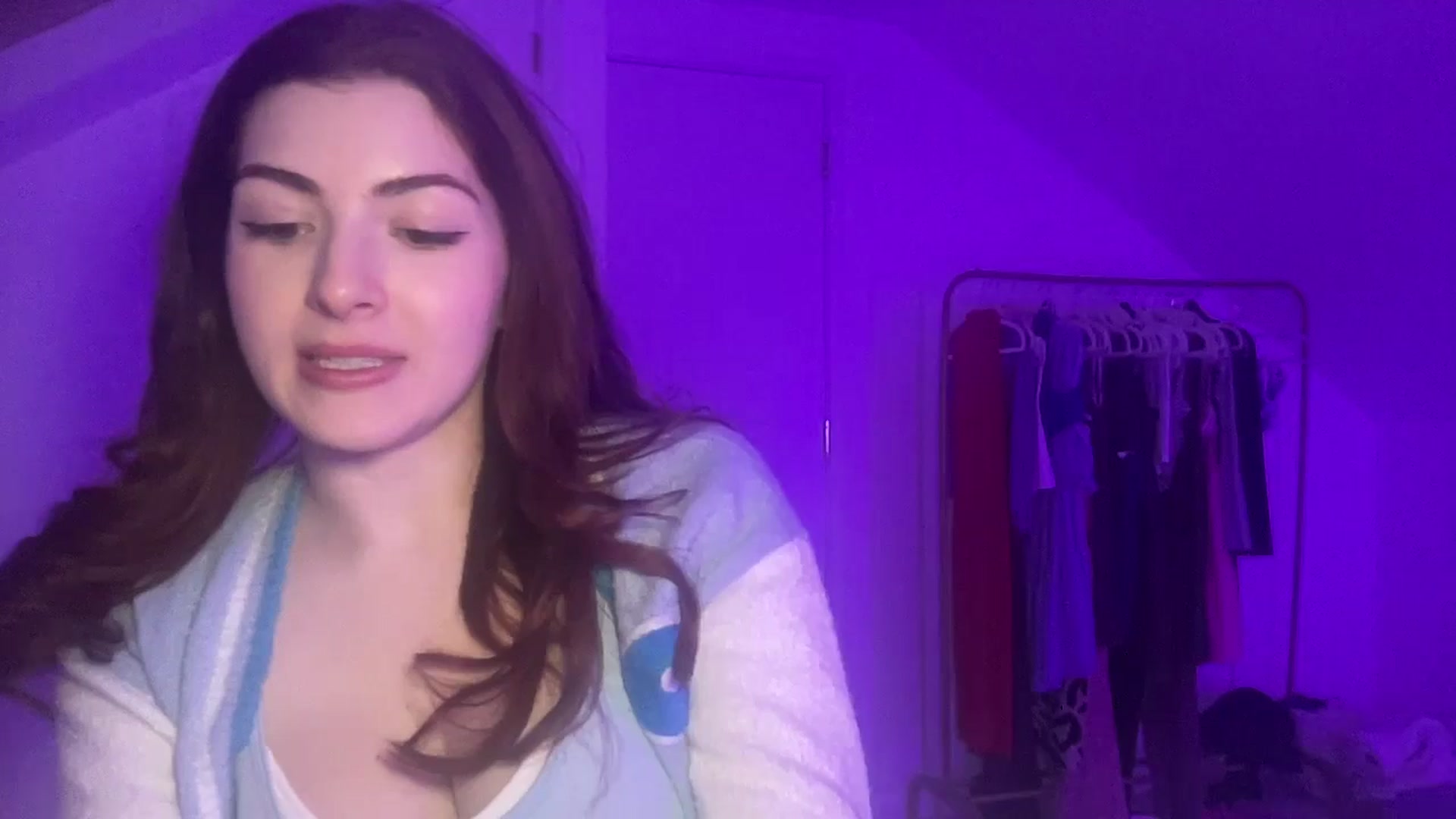 Gallery image thumbnail from AmyAugust's myfreecams stream on, 02/28/2025, 08:21 image 18 of 20