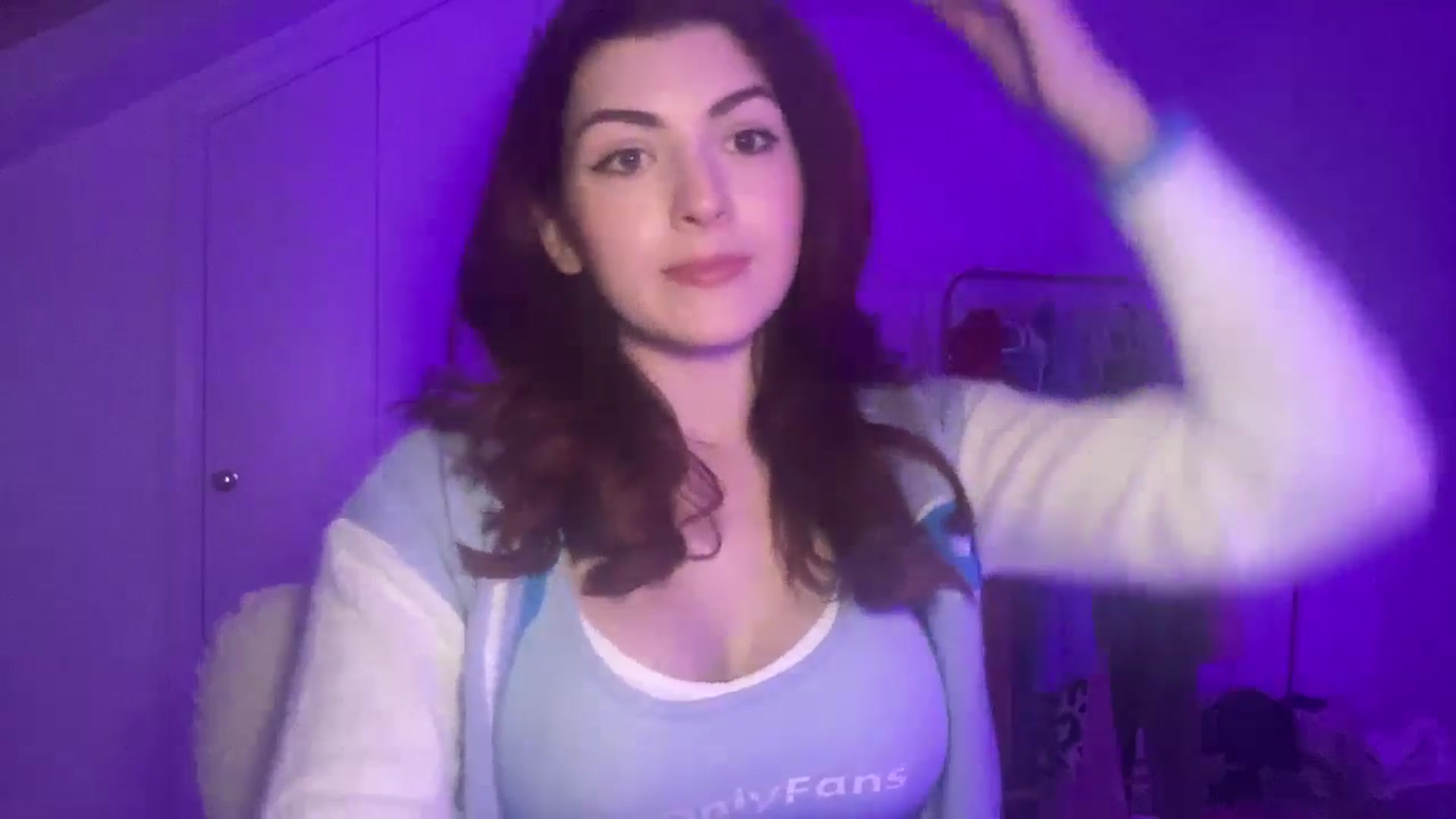 Gallery image thumbnail from AmyAugust's myfreecams stream on, 02/28/2025, 08:21 image 11 of 20