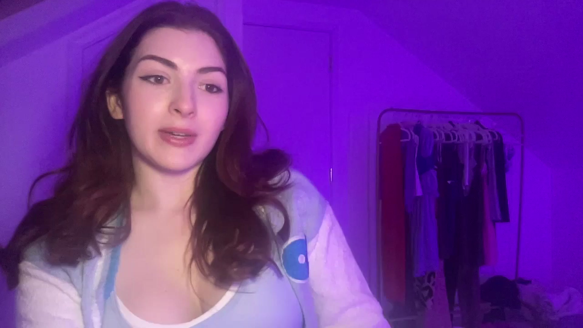 Gallery image thumbnail from AmyAugust's myfreecams stream on, 02/28/2025, 08:21 image 14 of 20