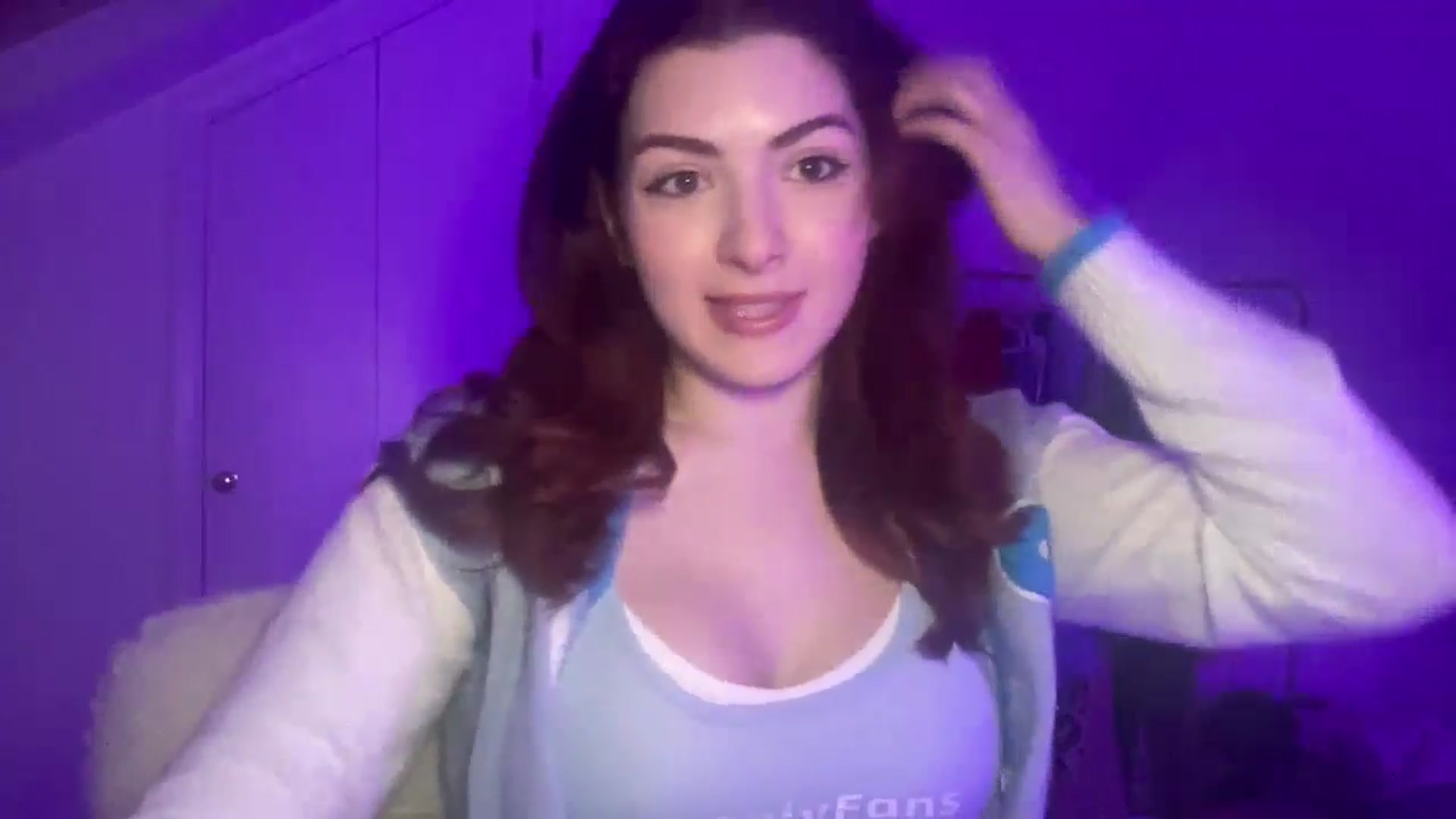 Gallery image thumbnail from AmyAugust's myfreecams stream on, 02/28/2025, 08:21 image 19 of 20