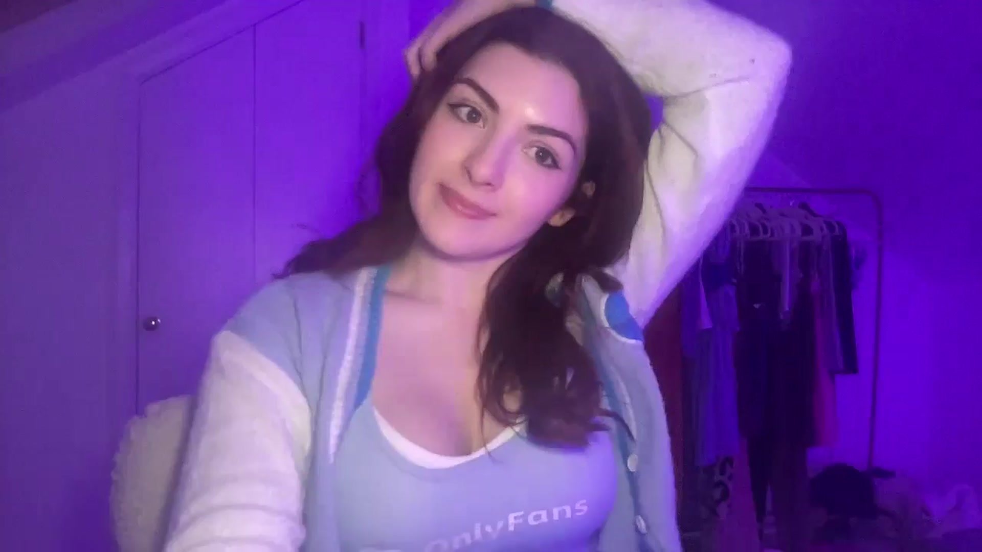 Gallery image thumbnail from AmyAugust's myfreecams stream on, 02/28/2025, 08:21 image 12 of 20