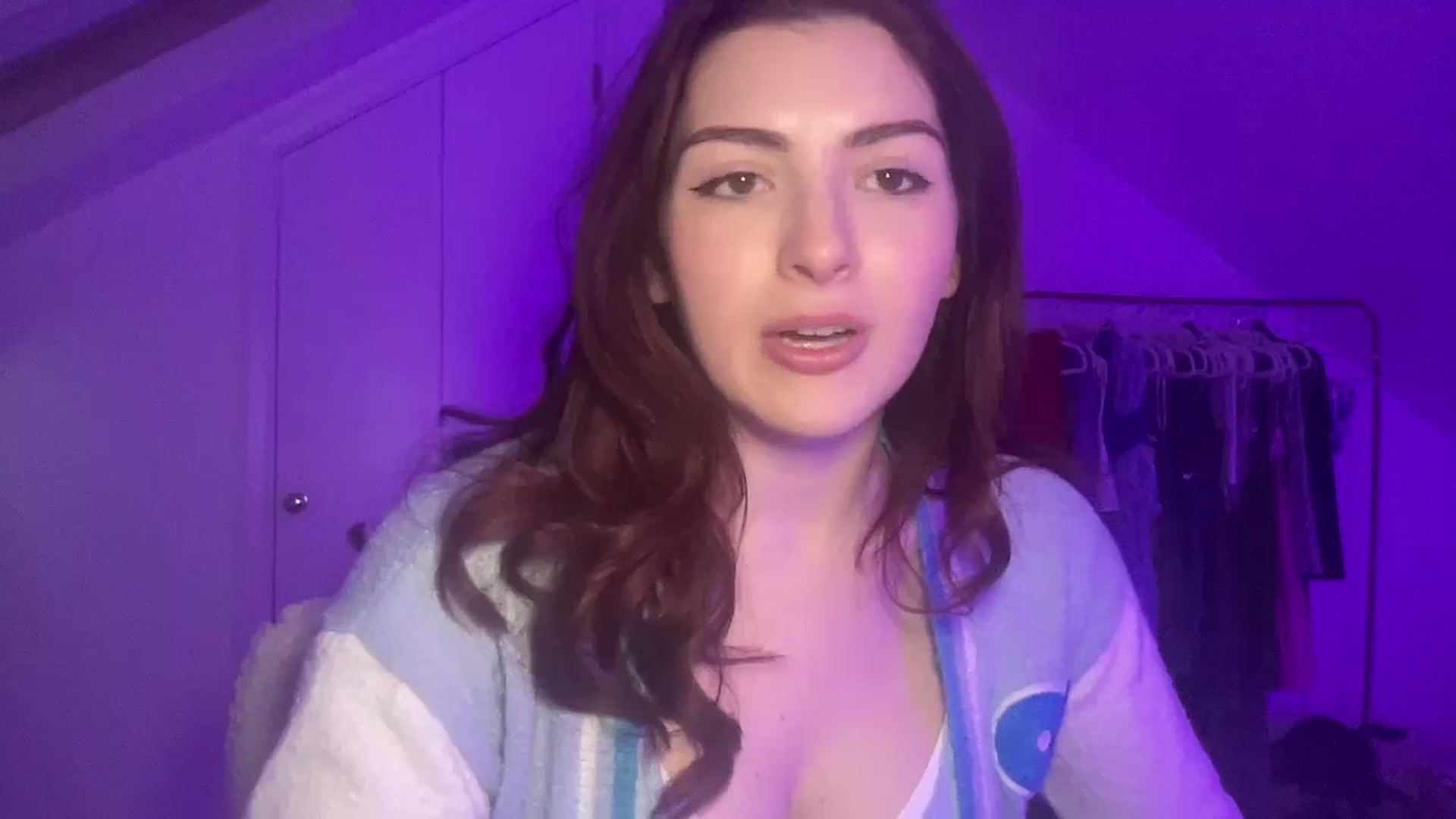 Gallery image thumbnail from AmyAugust's myfreecams stream on, 02/28/2025, 09:26 image 18 of 20