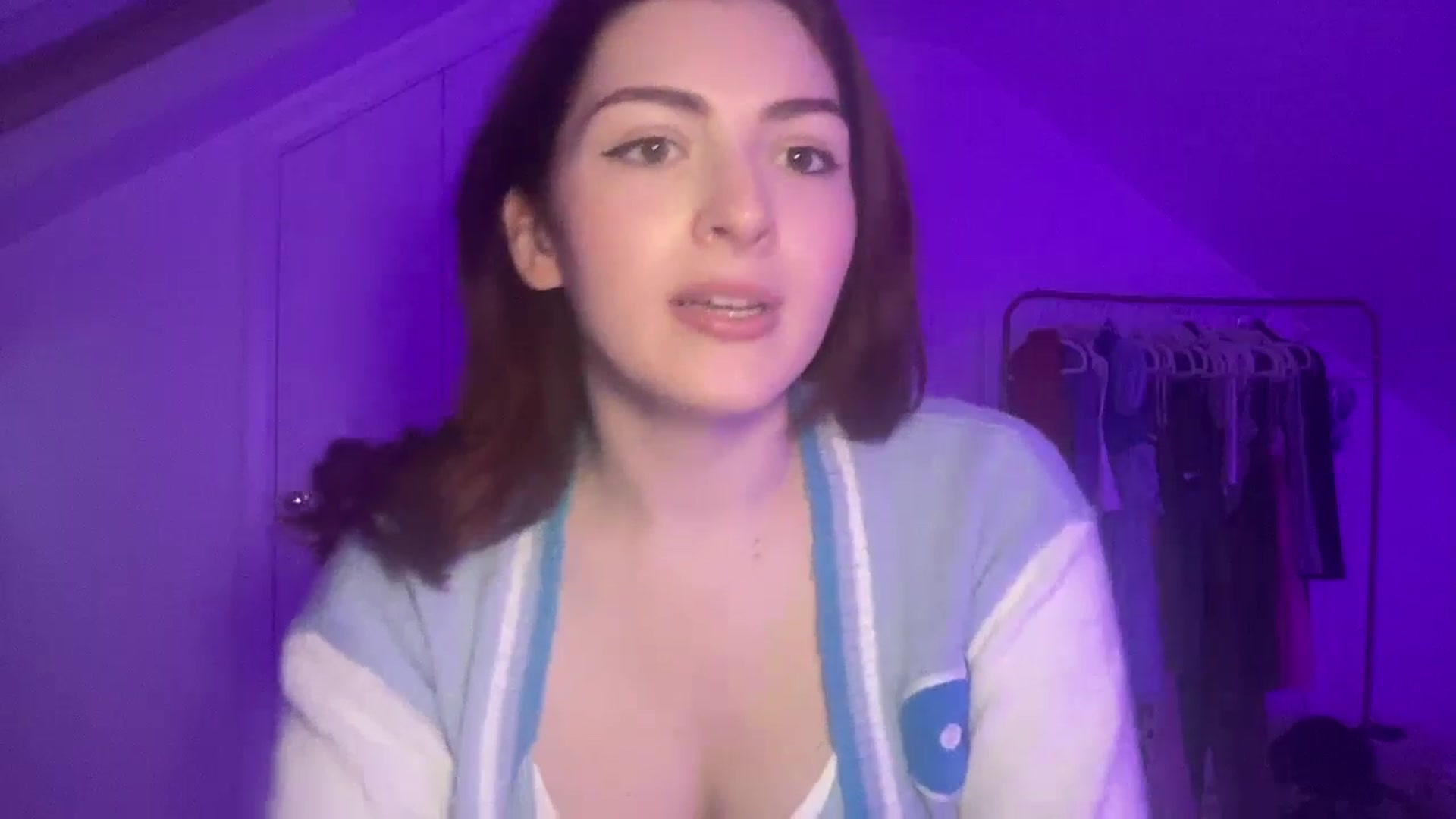 Gallery image thumbnail from AmyAugust's myfreecams stream on, 02/28/2025, 09:26 image 15 of 20