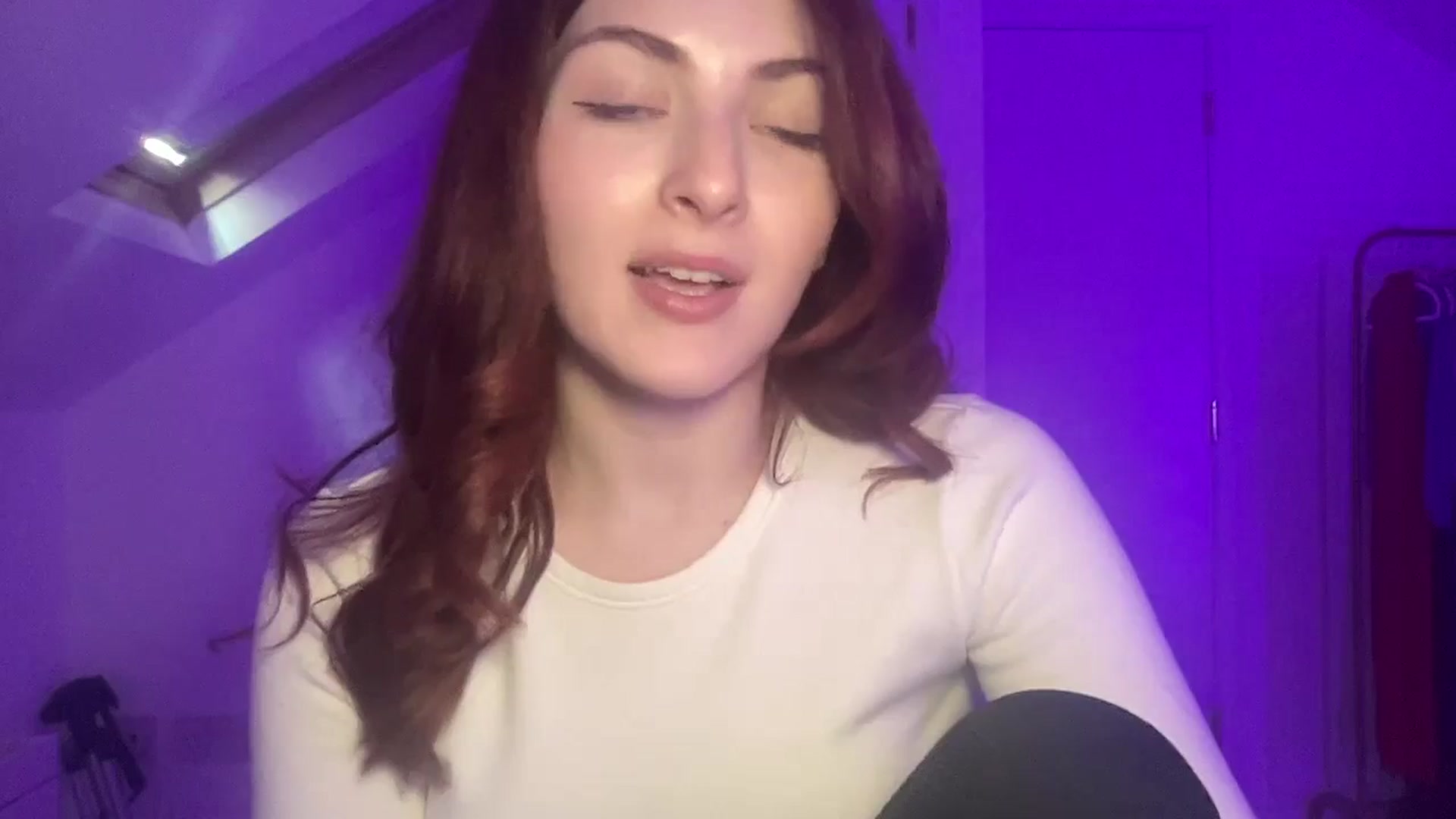 Gallery image thumbnail from AmyAugust's myfreecams stream on, 03/02/2025, 12:44 image 16 of 20