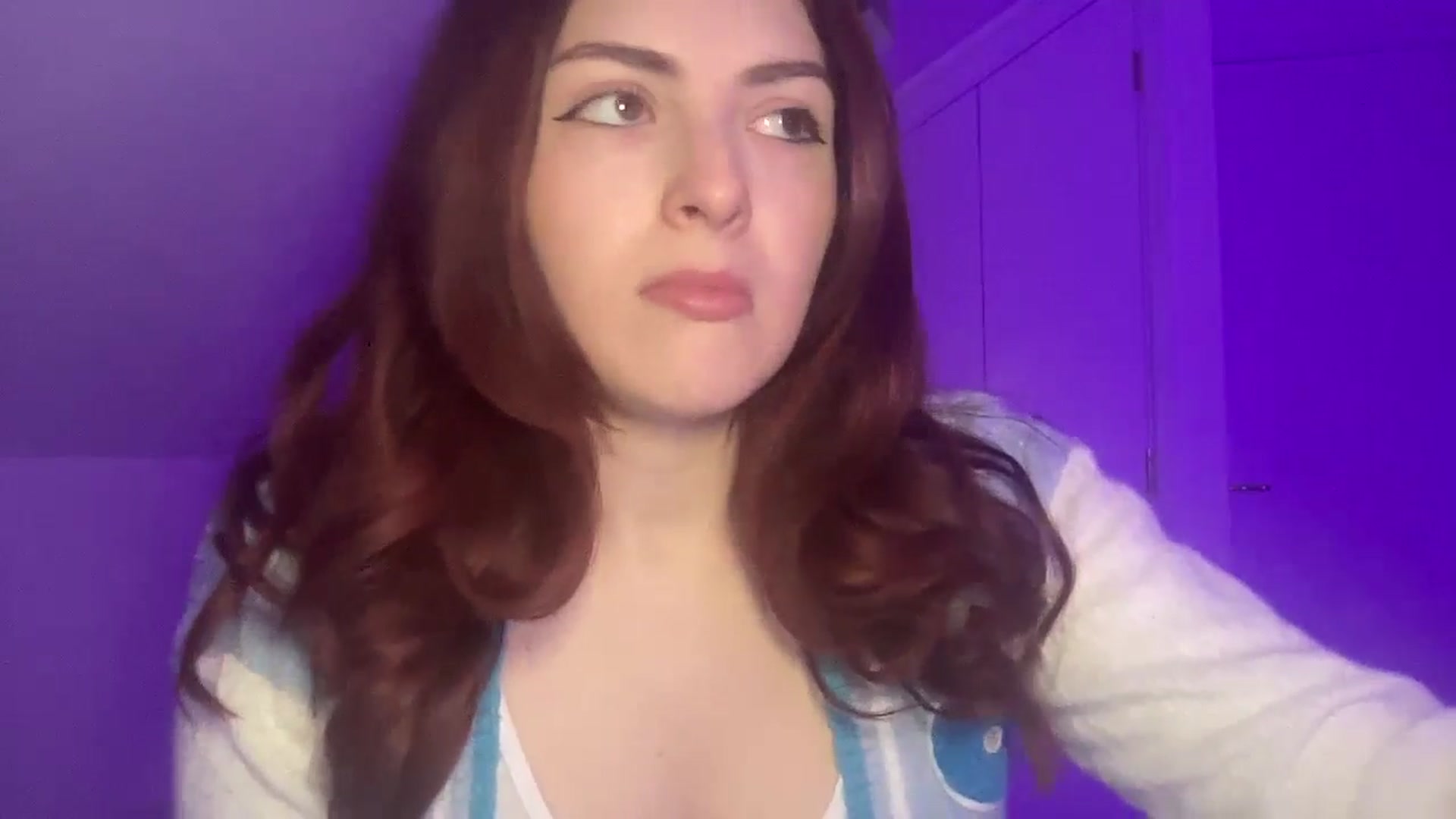 Gallery image thumbnail from AmyAugust's myfreecams stream on, 03/03/2025, 09:28 image 10 of 20