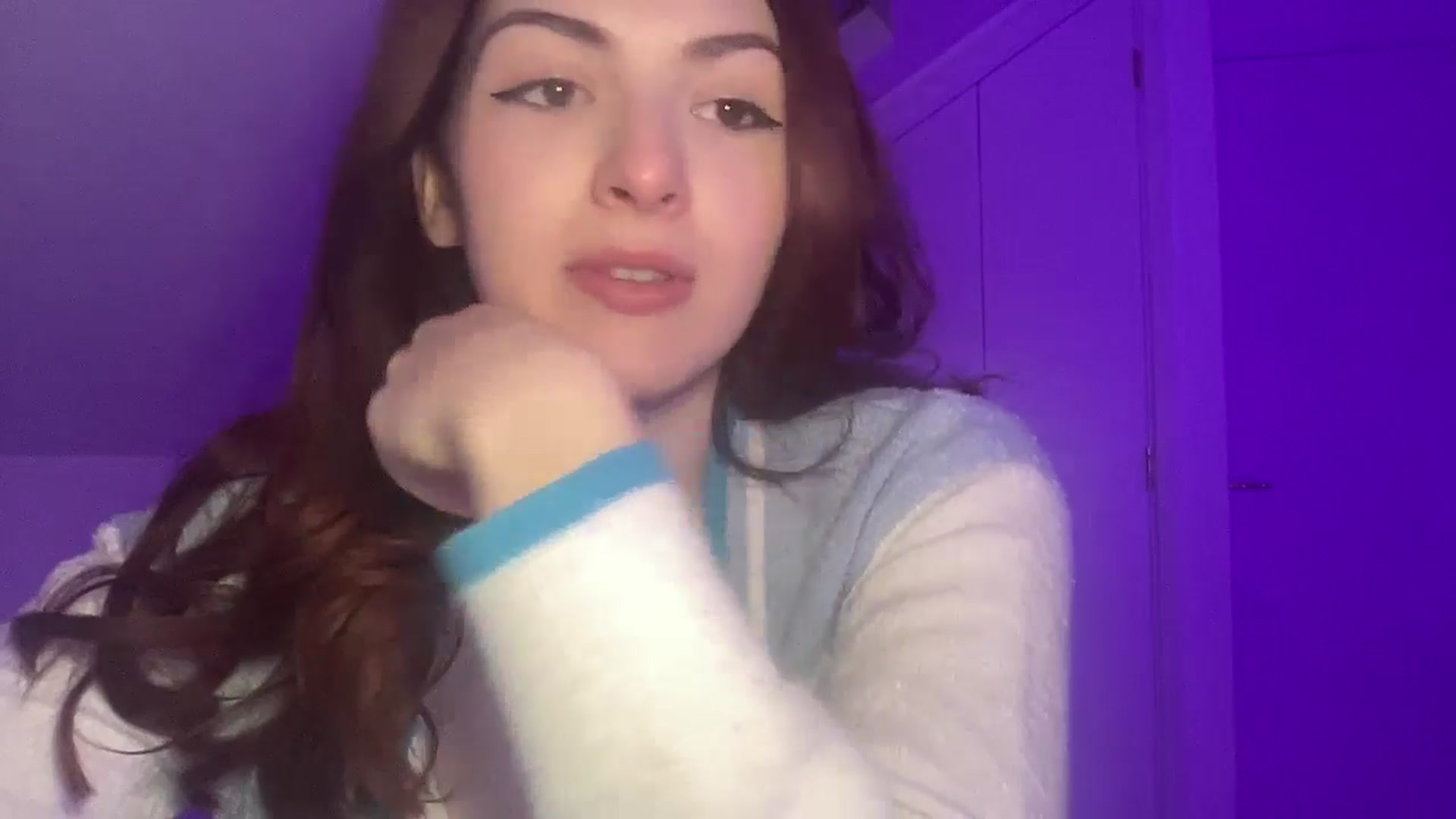 Gallery image thumbnail from AmyAugust's myfreecams stream on, 03/03/2025, 09:28 image 12 of 20
