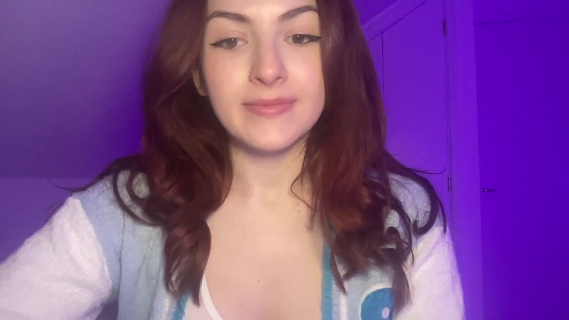 Gallery image thumbnail from AmyAugust's myfreecams stream on, 03/03/2025, 09:28 image 2 of 20