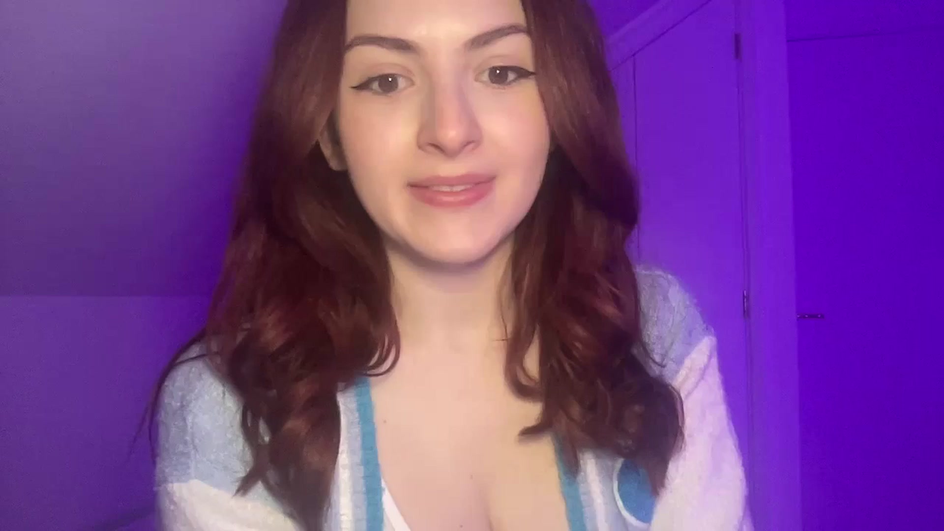 Gallery image thumbnail from AmyAugust's myfreecams stream on, 03/03/2025, 09:28 image 4 of 20