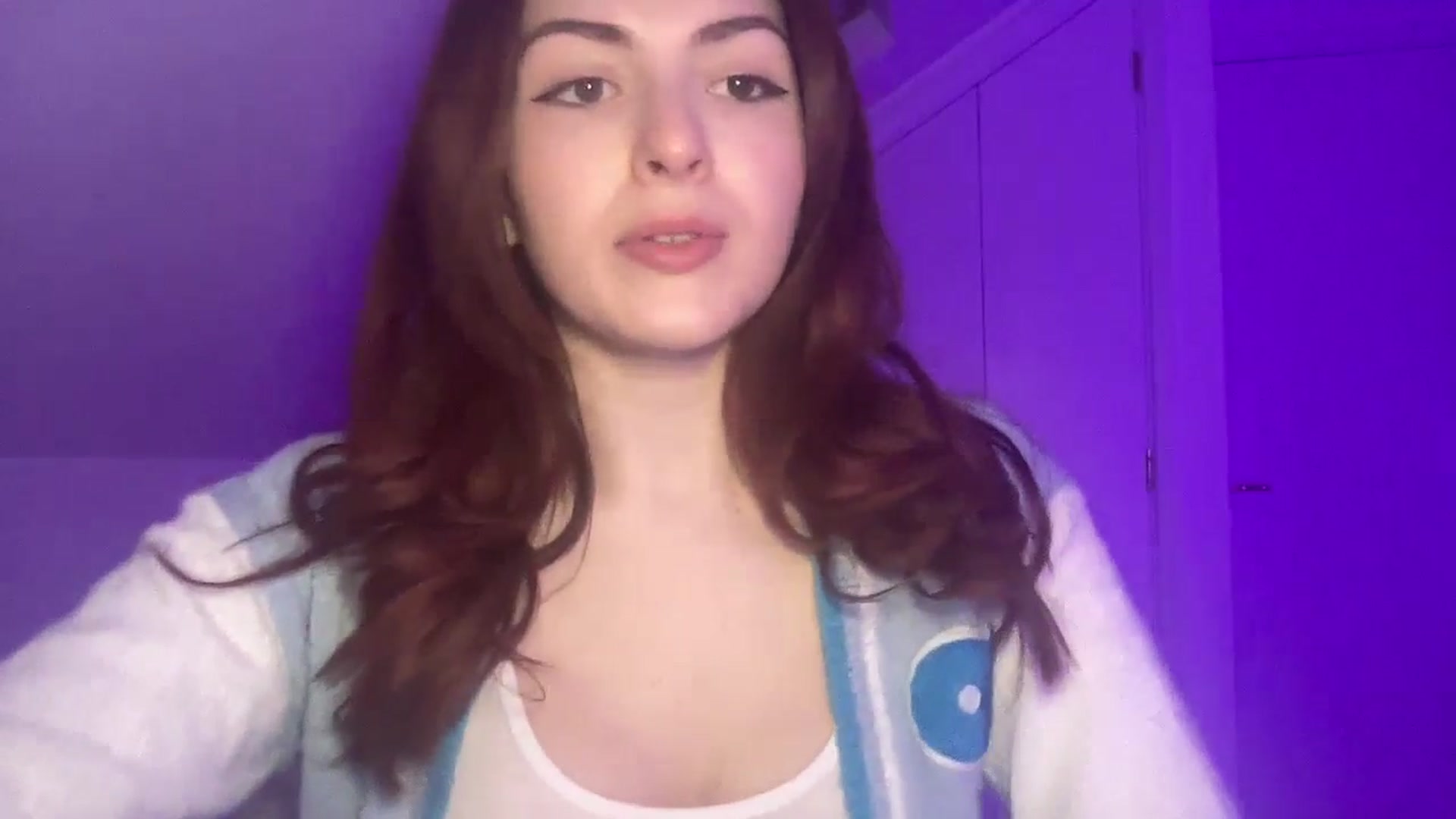 Gallery image thumbnail from AmyAugust's myfreecams stream on, 03/03/2025, 09:28 image 9 of 20
