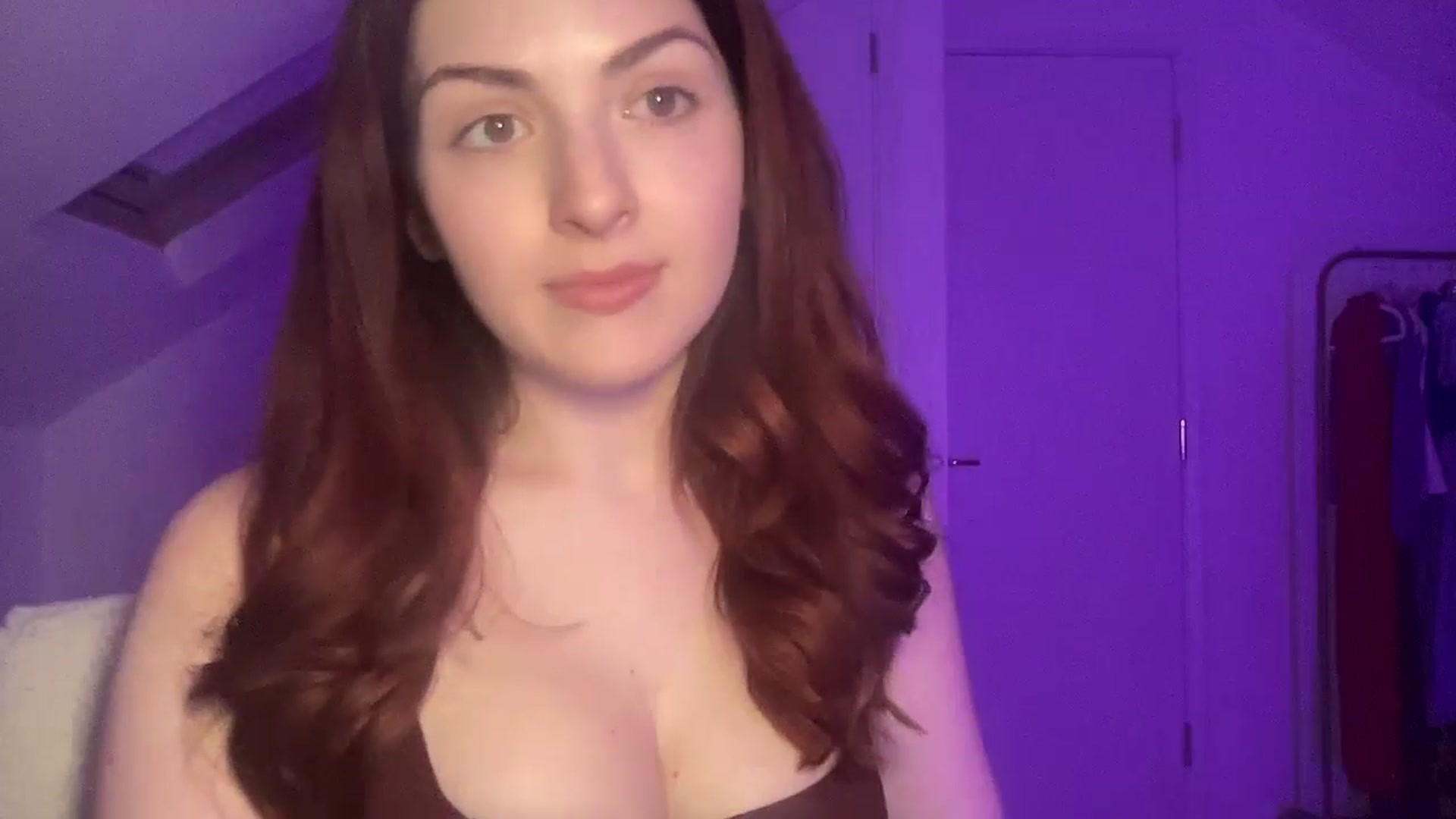 Gallery image thumbnail from AmyAugust's myfreecams stream on, 03/04/2025, 16:18 image 14 of 20