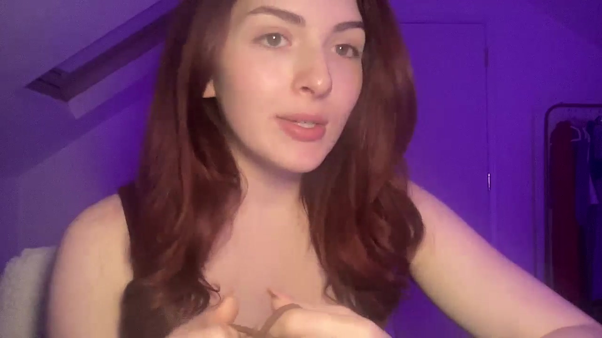 Gallery image thumbnail from AmyAugust's myfreecams stream on, 03/04/2025, 16:18 image 6 of 20
