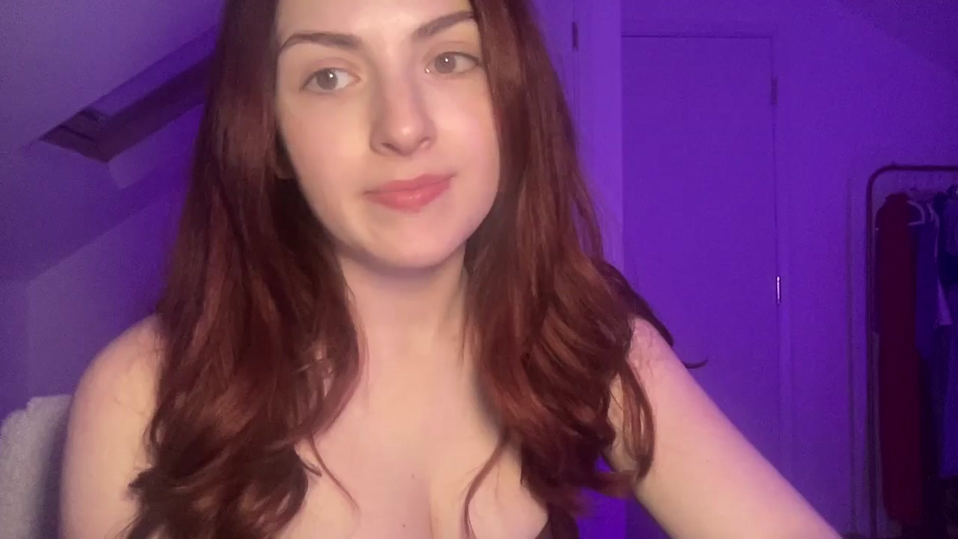 Gallery image thumbnail from AmyAugust's myfreecams stream on, 03/04/2025, 16:18 image 9 of 20