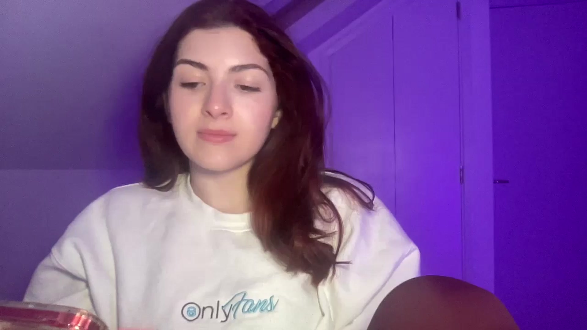Gallery image thumbnail from AmyAugust's myfreecams stream on, 03/05/2025, 09:03 image 3 of 20