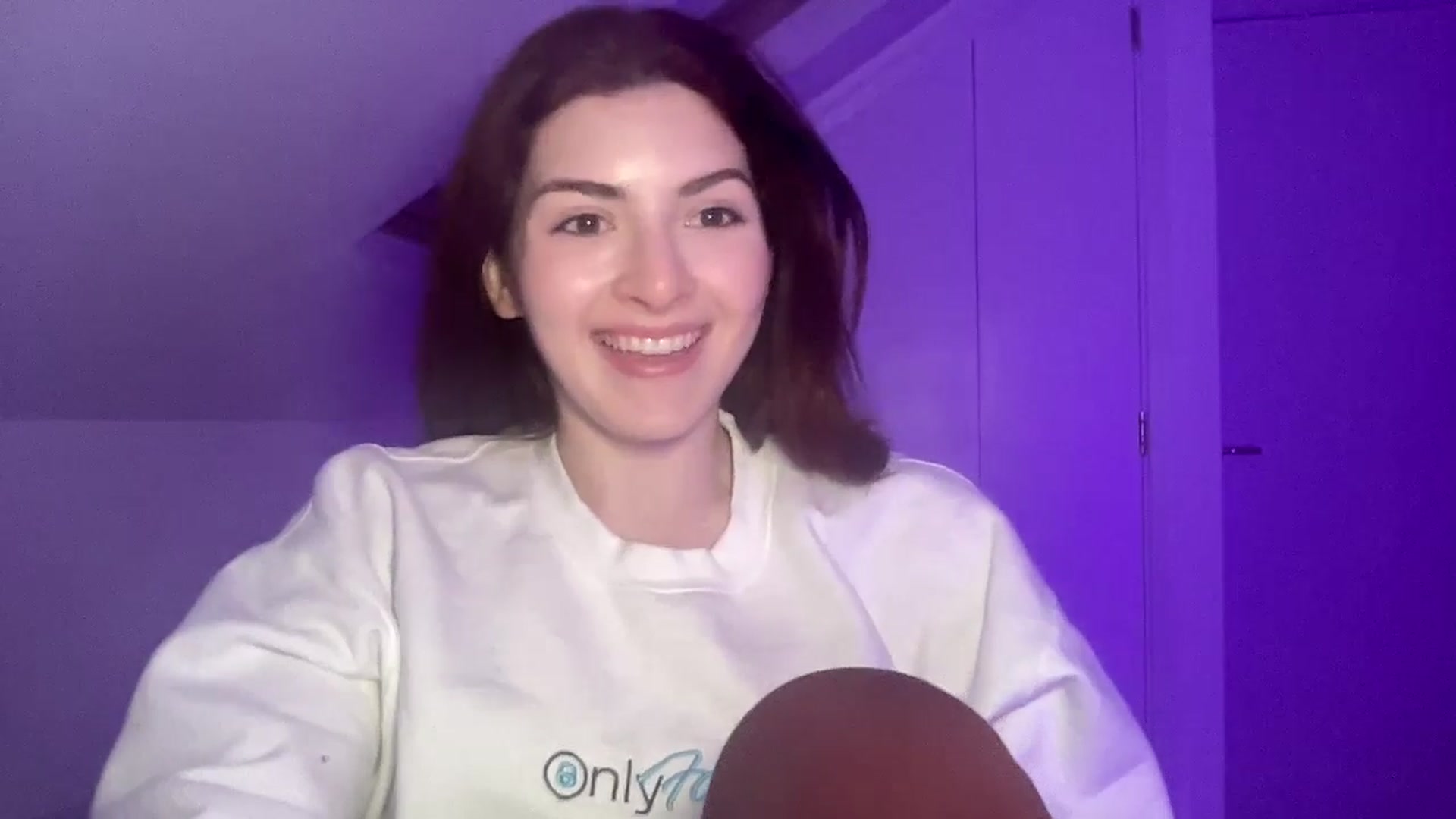 Gallery image thumbnail from AmyAugust's myfreecams stream on, 03/05/2025, 09:03 image 11 of 20
