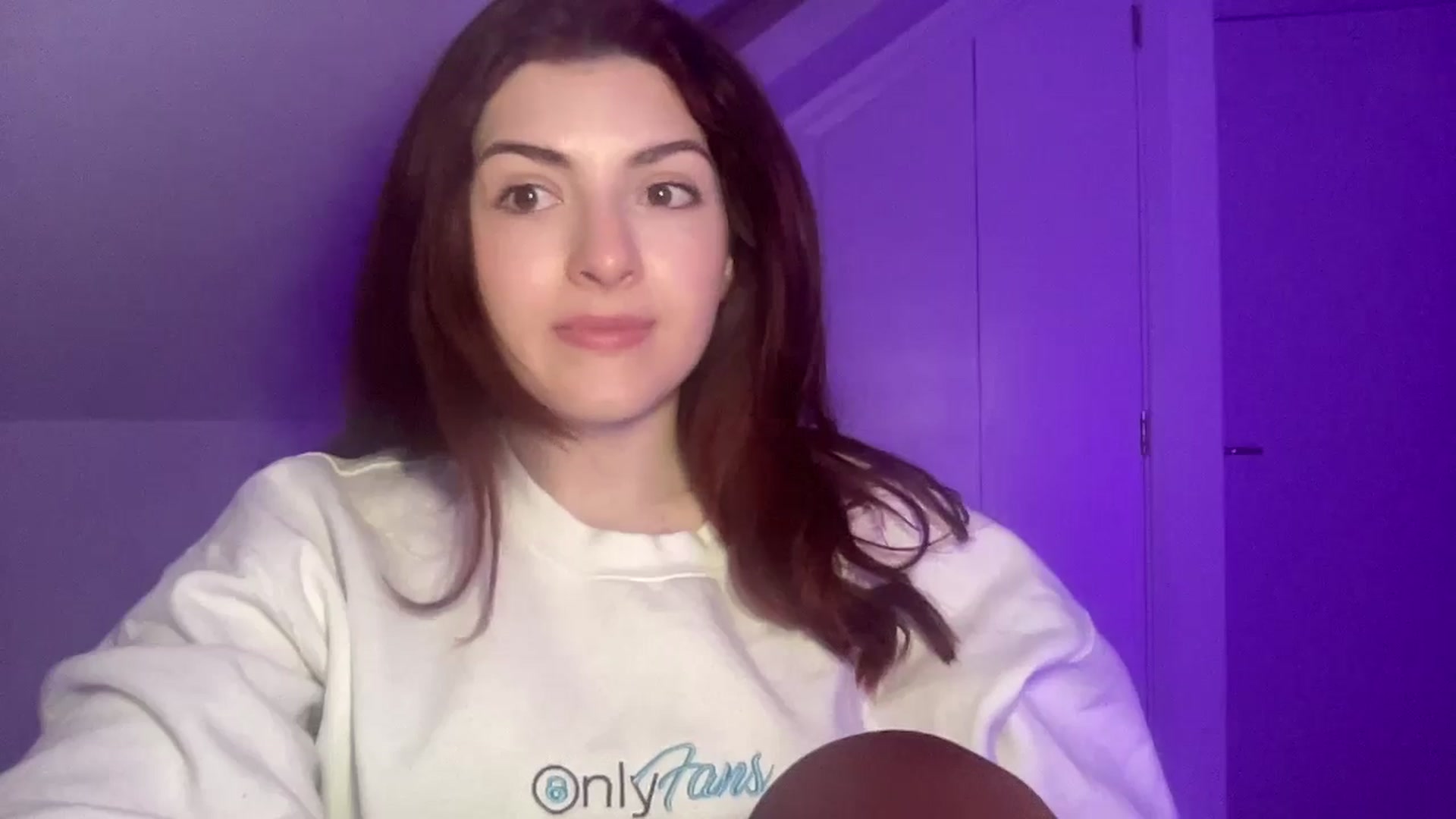 Gallery image thumbnail from AmyAugust's myfreecams stream on, 03/05/2025, 09:03 image 2 of 20
