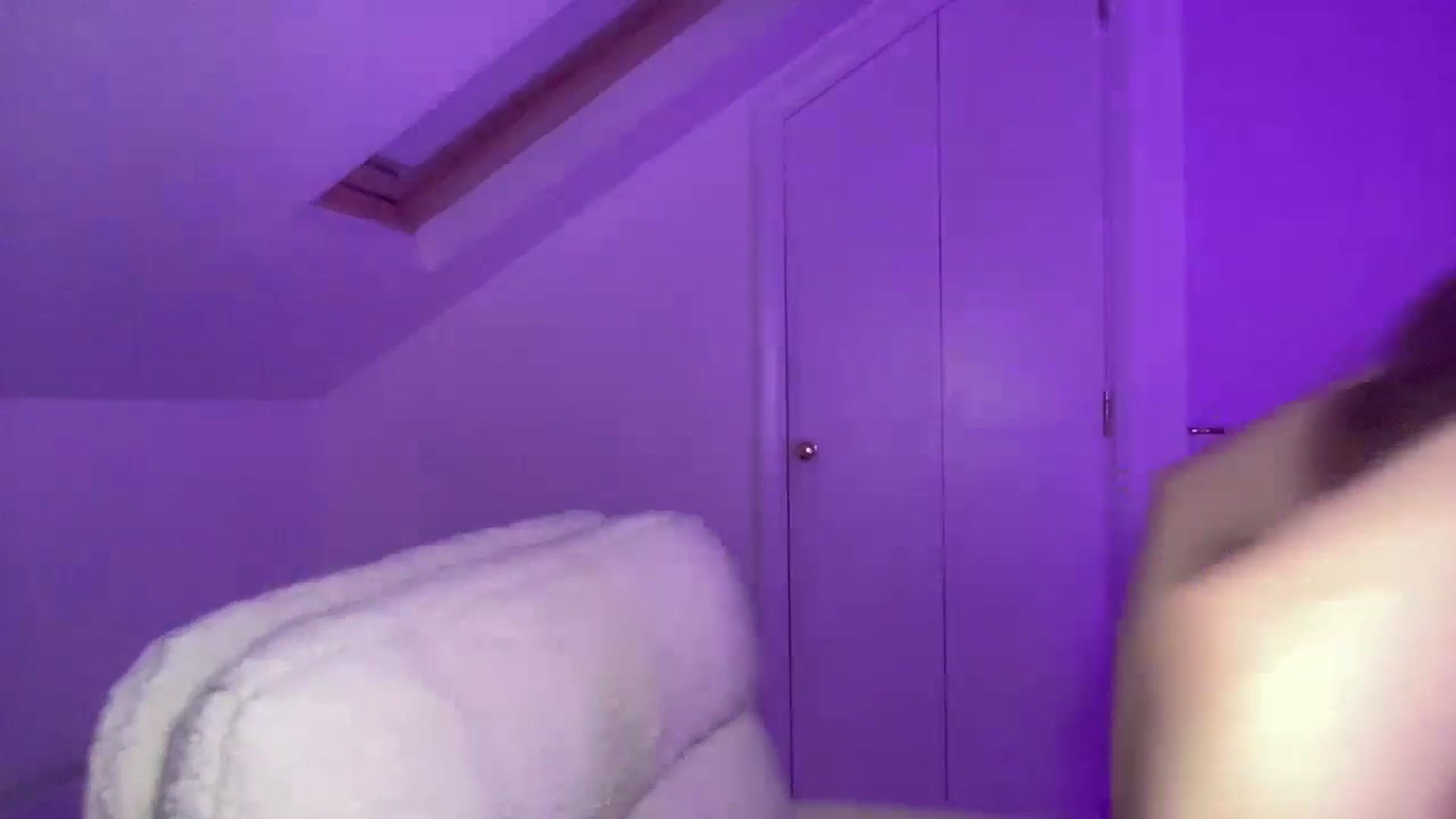 Gallery image thumbnail from AmyAugust's myfreecams stream on, 03/10/2025, 10:41 image 18 of 20