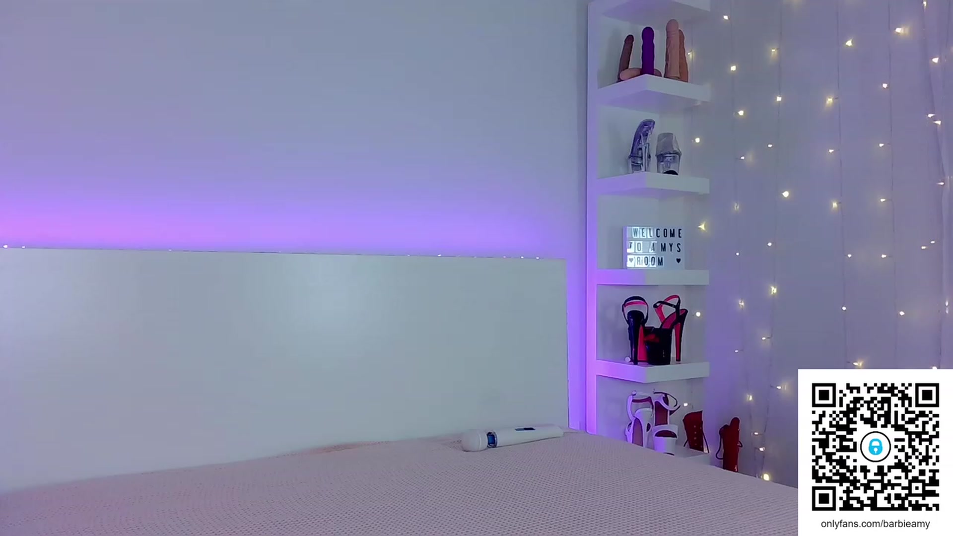 Gallery image thumbnail from AmyCakesXXX's myfreecams stream on, 11/15/2022, 01:04 image 9 of 20