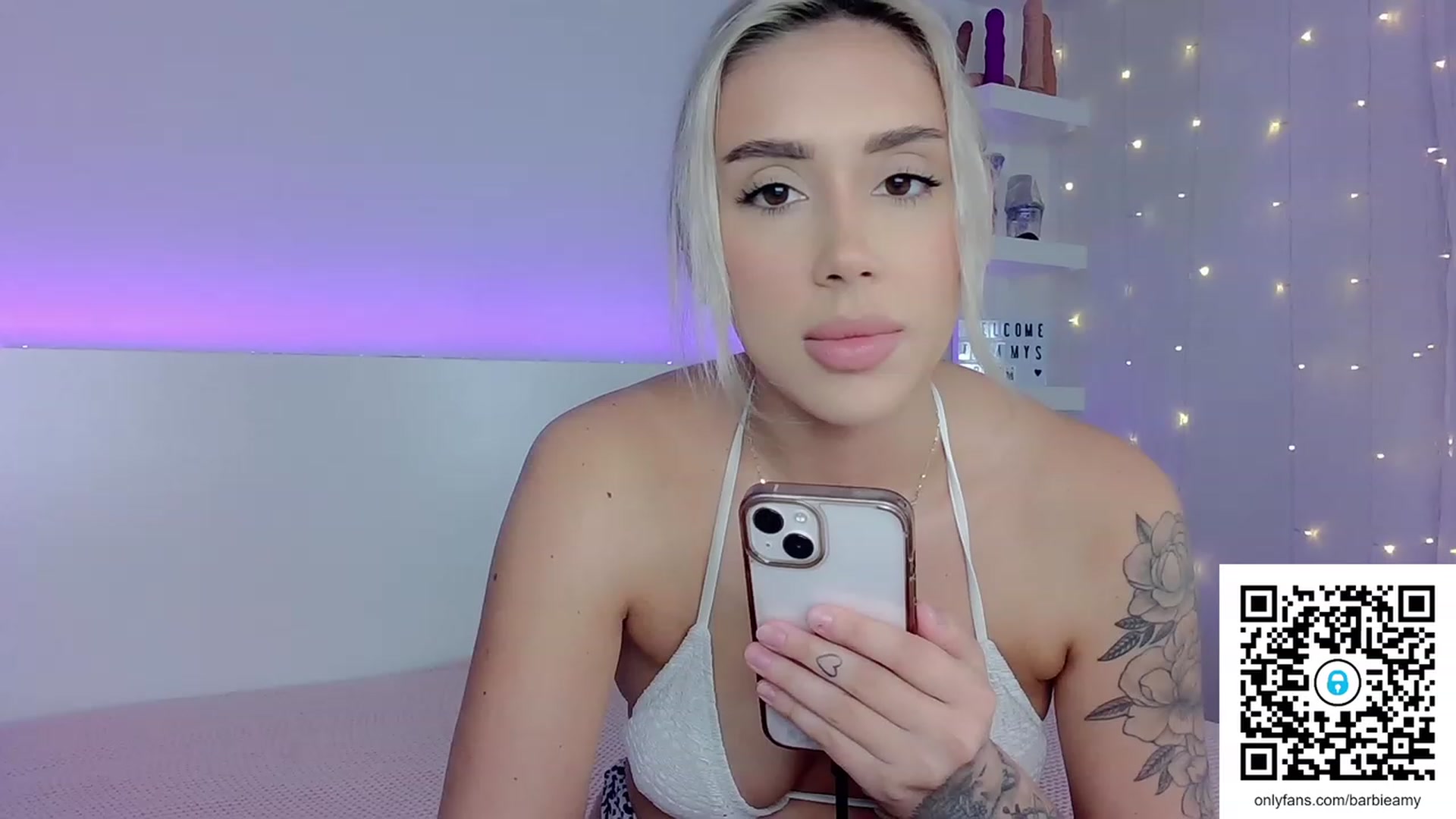 Gallery image thumbnail from AmyCakesXXX's myfreecams stream on, 11/15/2022, 01:04 image 5 of 20