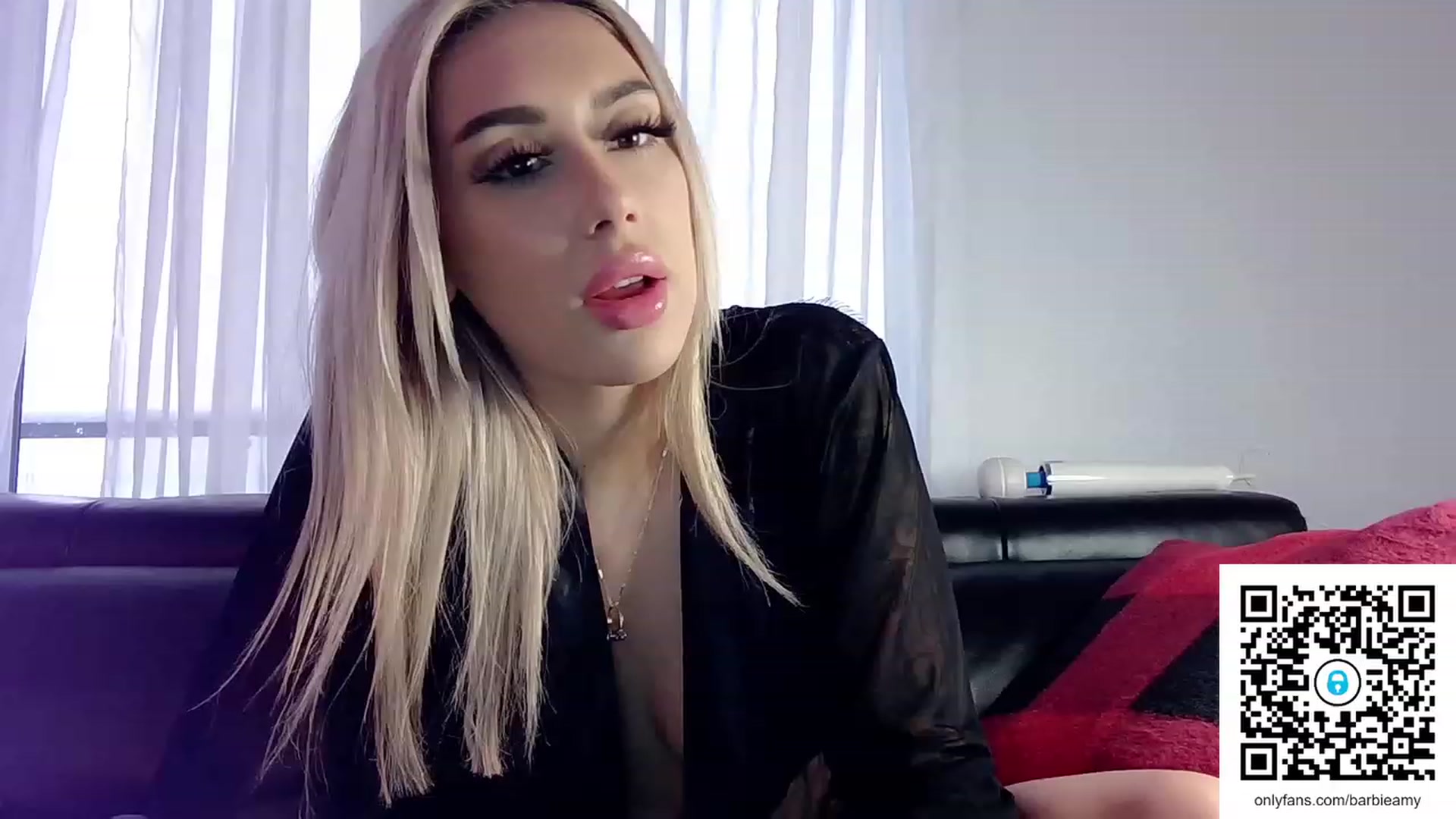 Gallery image thumbnail from AmyCakesXXX's myfreecams stream on, 11/16/2022, 21:20 image 18 of 20