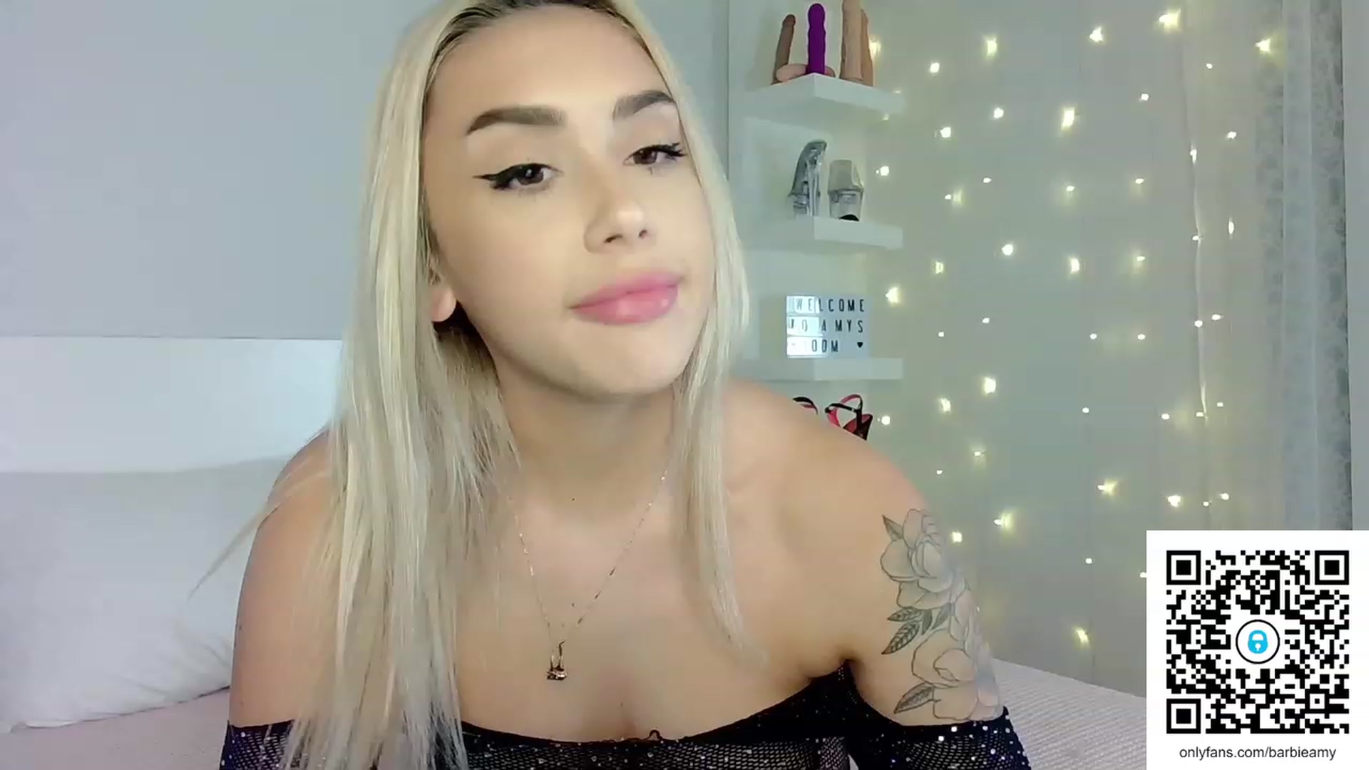 Gallery image thumbnail from AmyCakesXXX's myfreecams stream on, 11/17/2022, 02:13 image 11 of 20