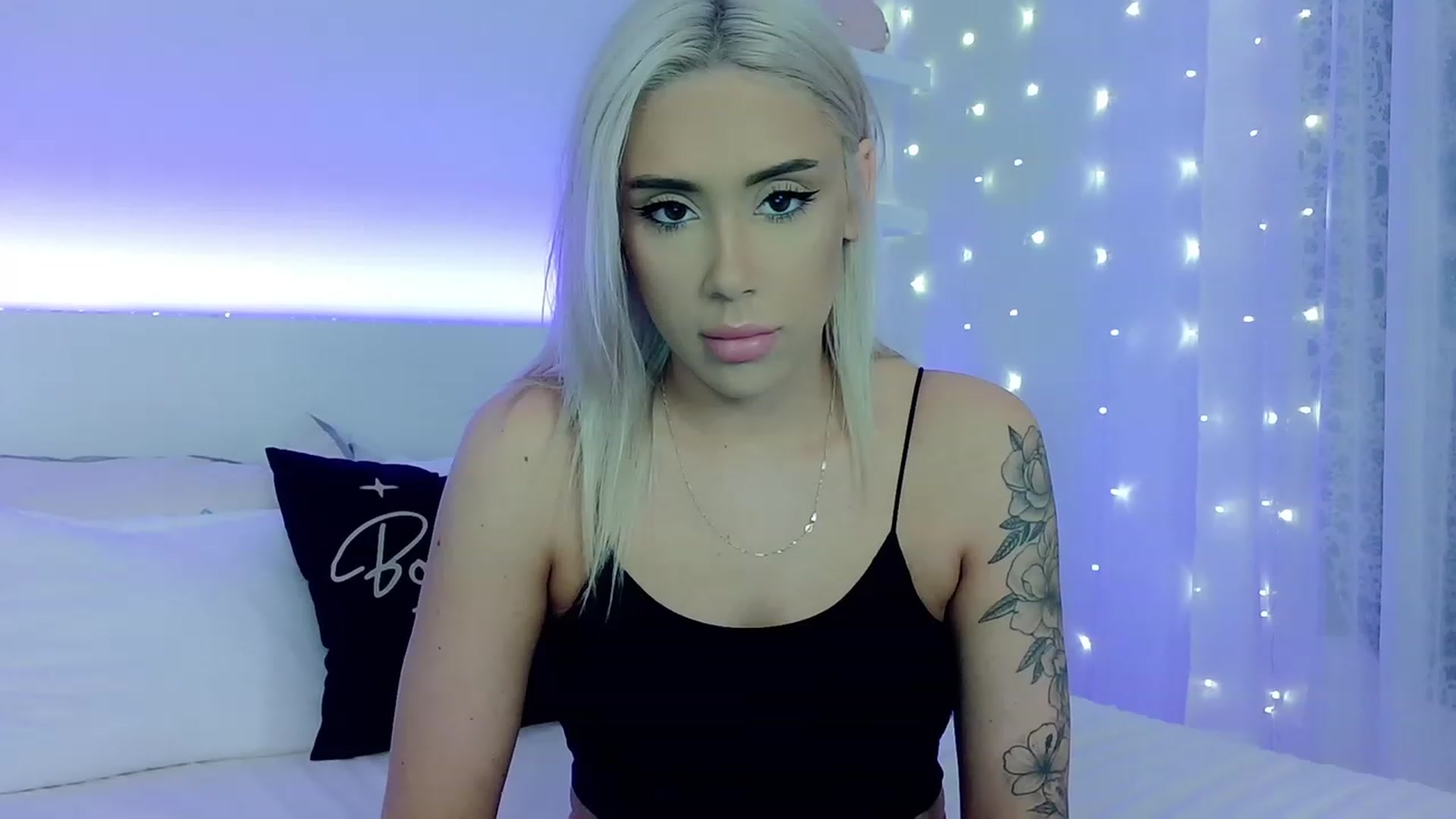 Gallery image thumbnail from AmyCakesXXX's myfreecams stream on, 12/19/2022, 01:52 image 17 of 20