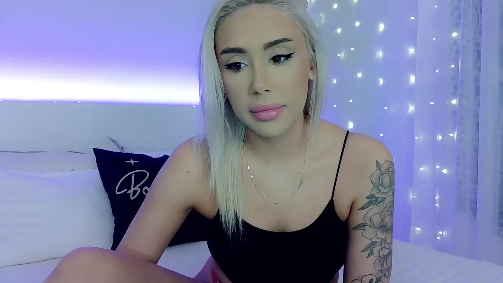 Gallery image thumbnail from AmyCakesXXX's myfreecams stream on, 12/19/2022, 01:52 image 8 of 20
