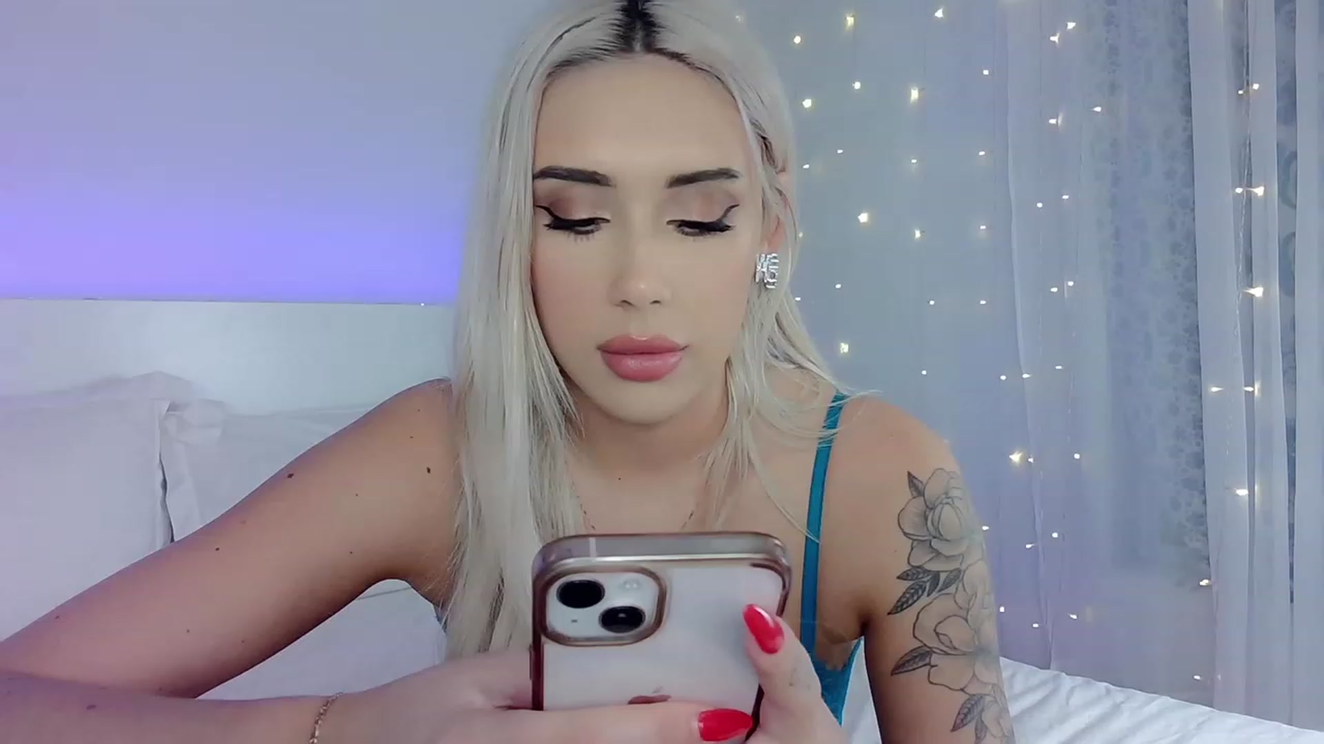 Gallery image thumbnail from AmyCakesXXX's myfreecams stream on, 01/05/2023, 02:04 image 19 of 20