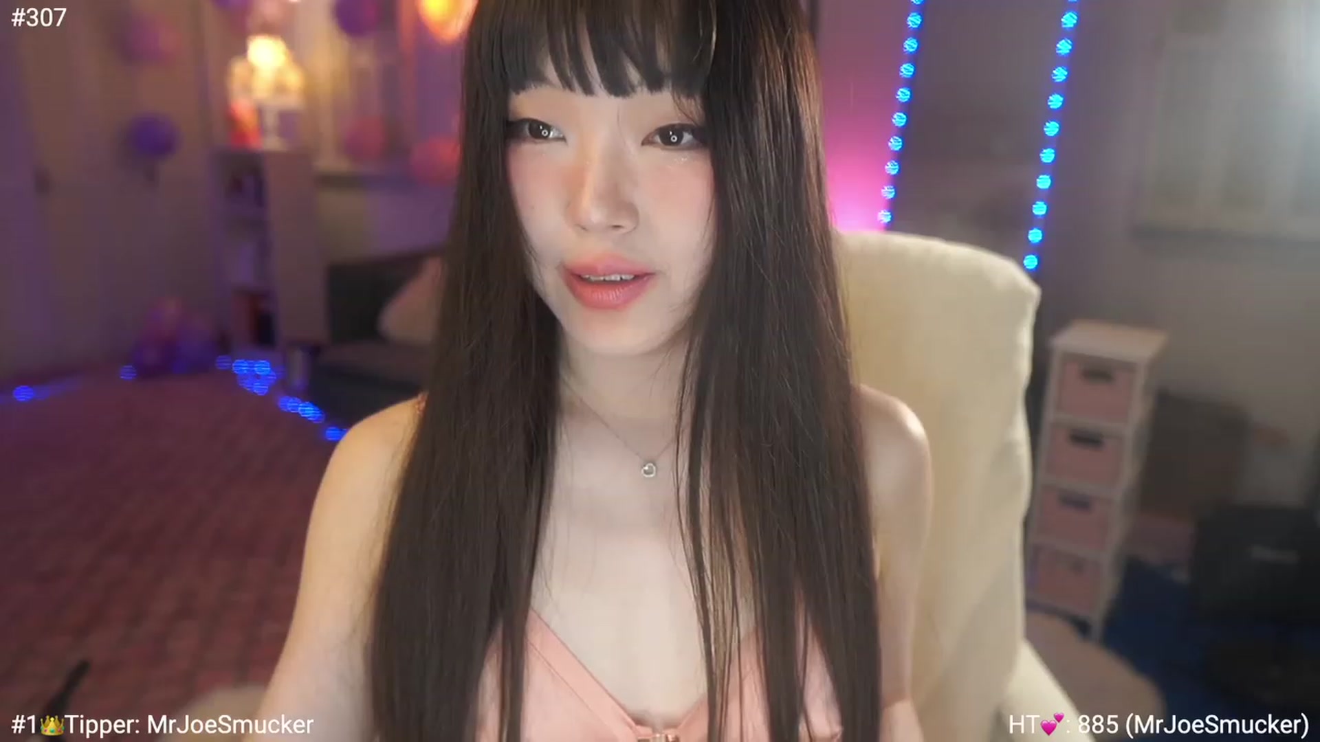 Gallery image thumbnail from AmyCanterbury's myfreecams stream on, 11/24/2022, 05:54 image 12 of 20