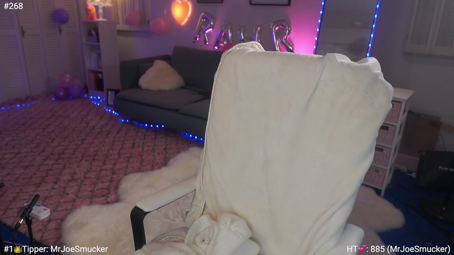 Gallery image thumbnail from AmyCanterbury's myfreecams stream on, 11/24/2022, 08:45 image 3 of 20