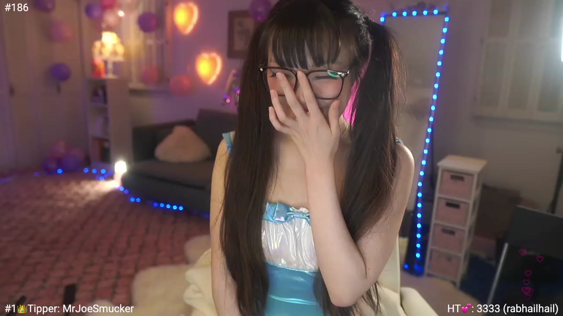 Gallery image thumbnail from AmyCanterbury's myfreecams stream on, 11/26/2022, 07:05 image 10 of 20