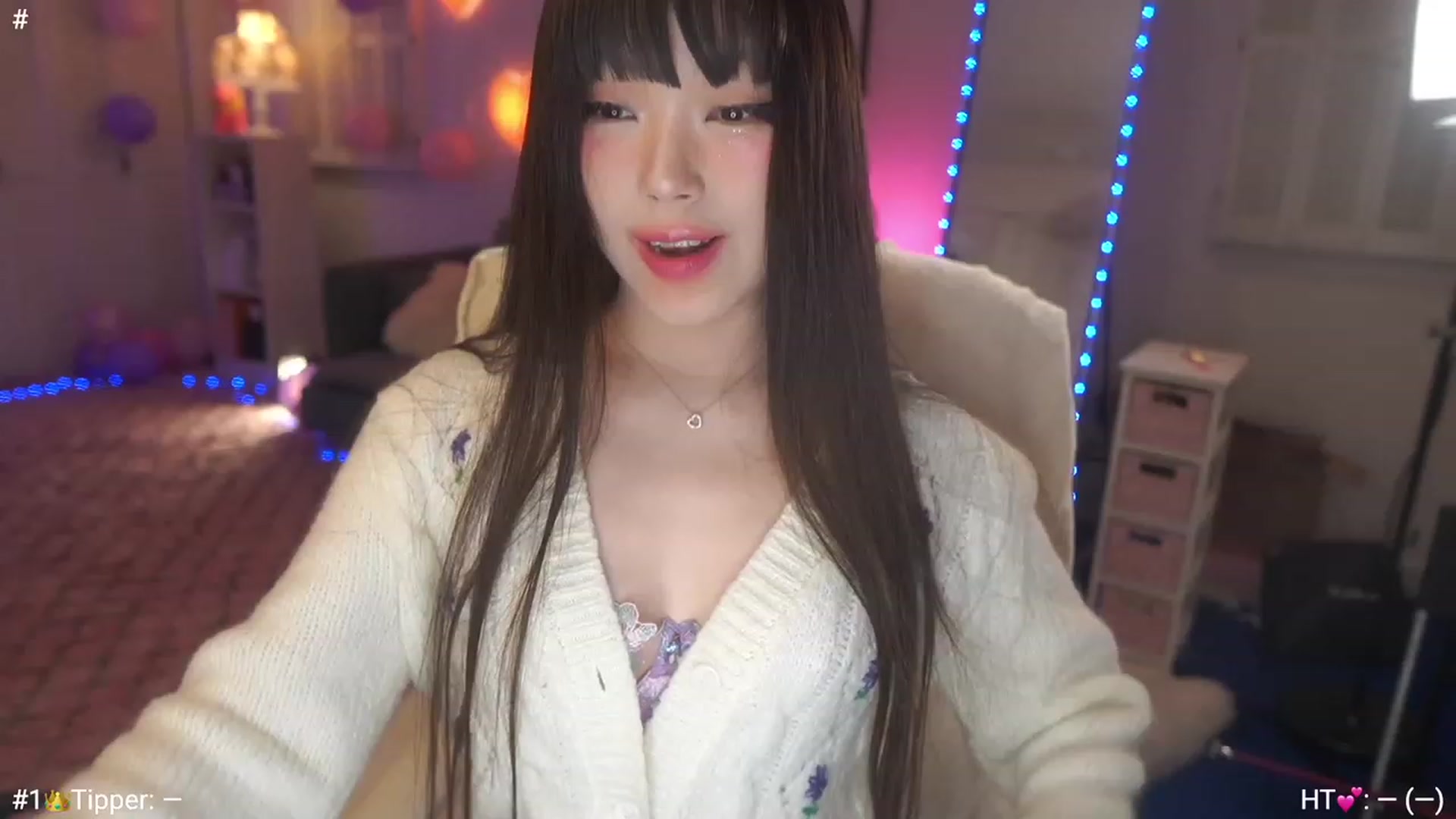 Gallery image thumbnail from AmyCanterbury's myfreecams stream on, 12/03/2022, 06:45 image 1 of 20