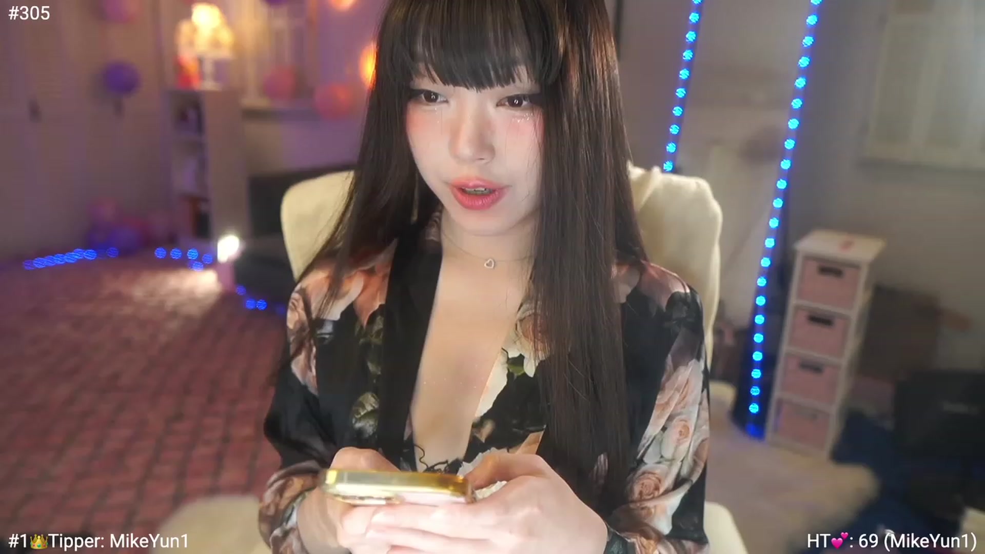 Gallery image thumbnail from AmyCanterbury's myfreecams stream on, 12/04/2022, 05:04 image 4 of 20
