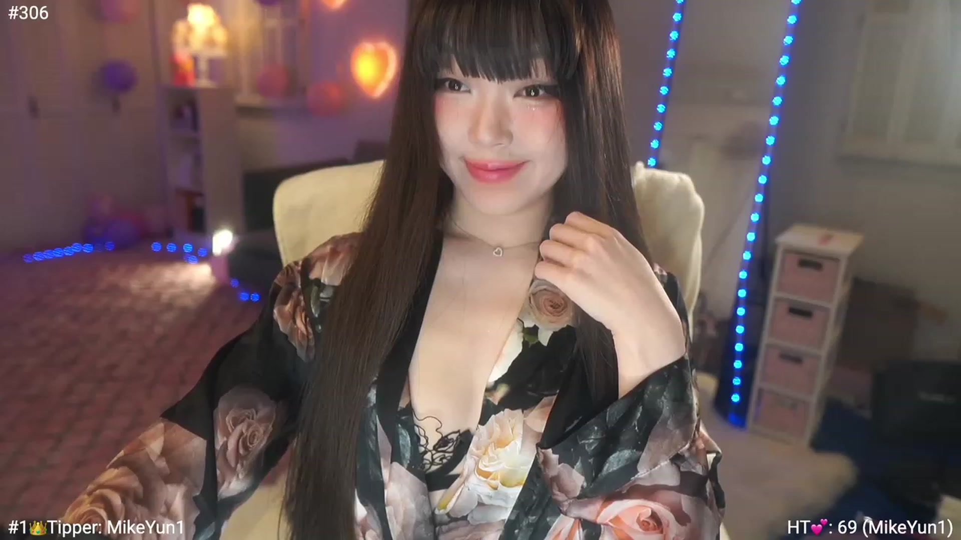 Gallery image thumbnail from AmyCanterbury's myfreecams stream on, 12/04/2022, 05:04 image 3 of 20