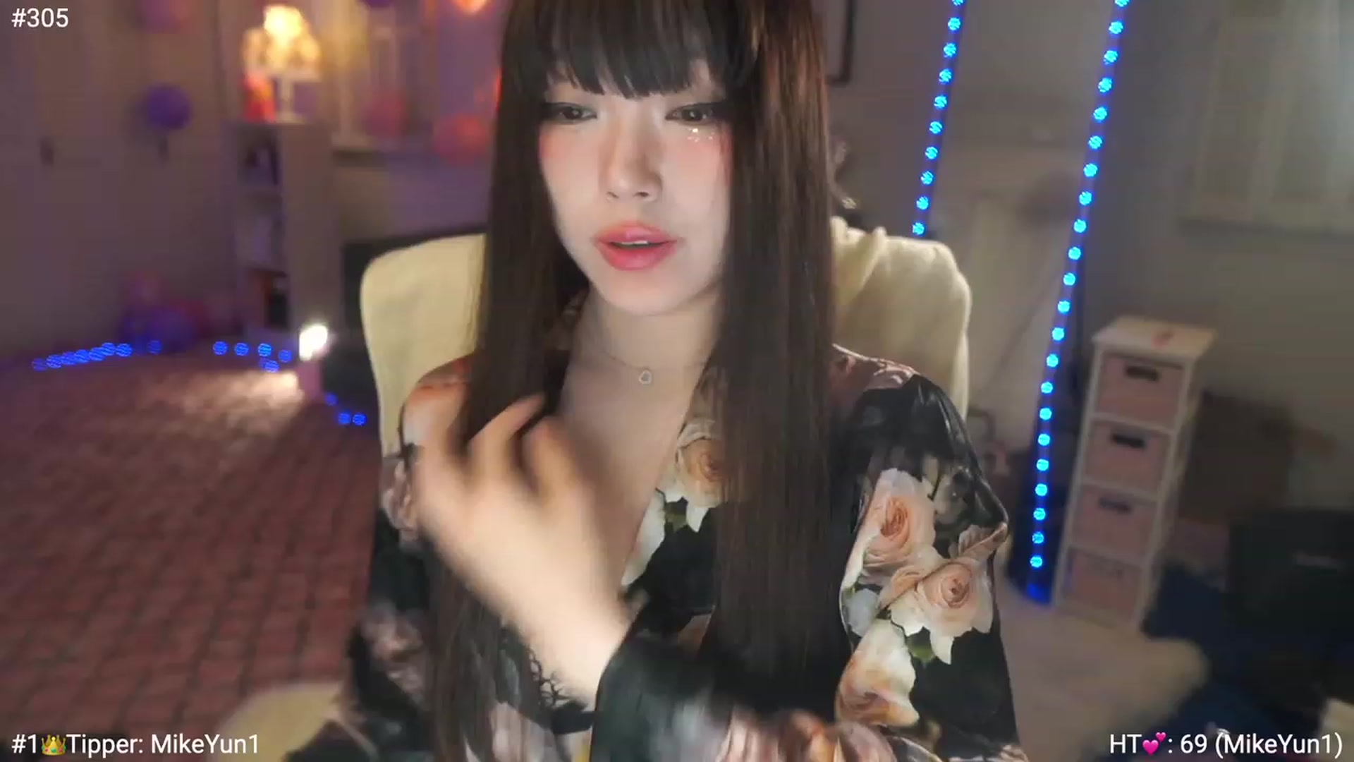Gallery image thumbnail from AmyCanterbury's myfreecams stream on, 12/04/2022, 05:04 image 5 of 20