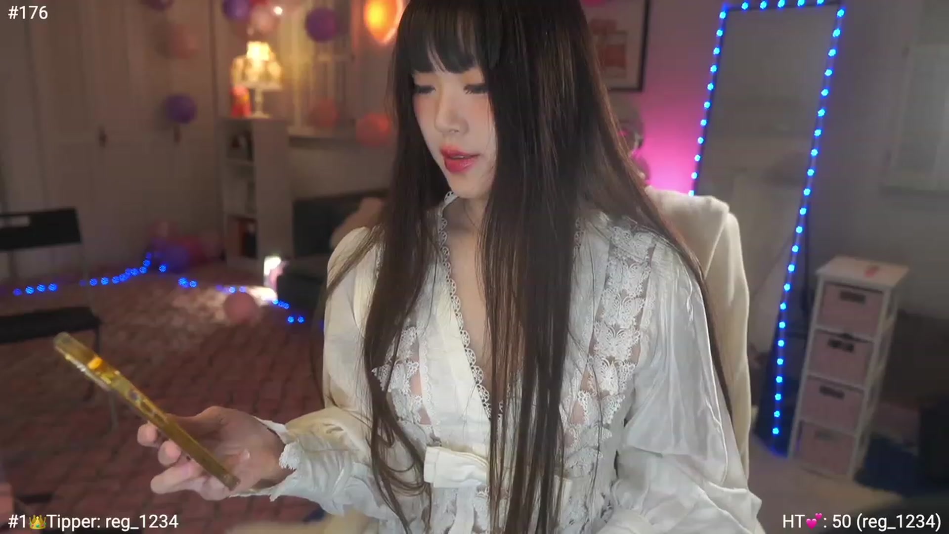 Gallery image thumbnail from AmyCanterbury's myfreecams stream on, 12/08/2022, 07:50 image 2 of 20