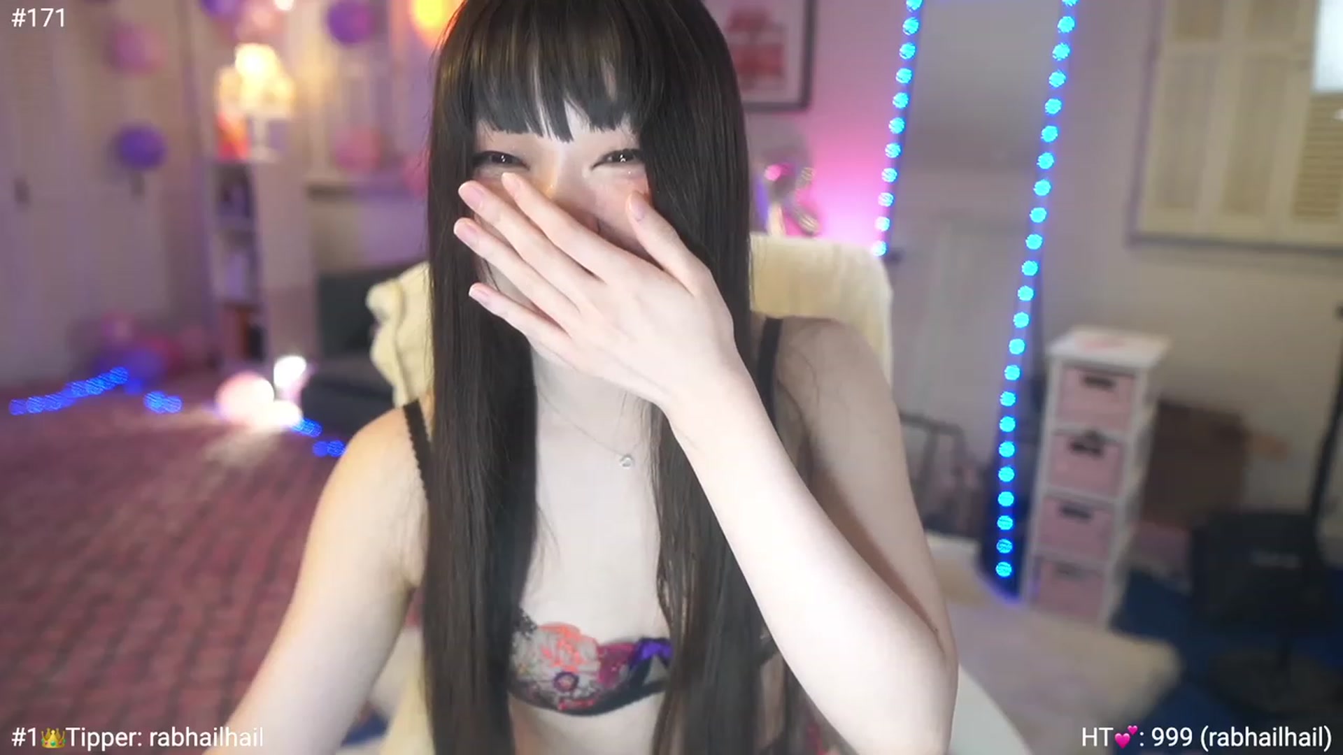 Gallery image thumbnail from AmyCanterbury's myfreecams stream on, 12/10/2022, 06:38 image 15 of 20