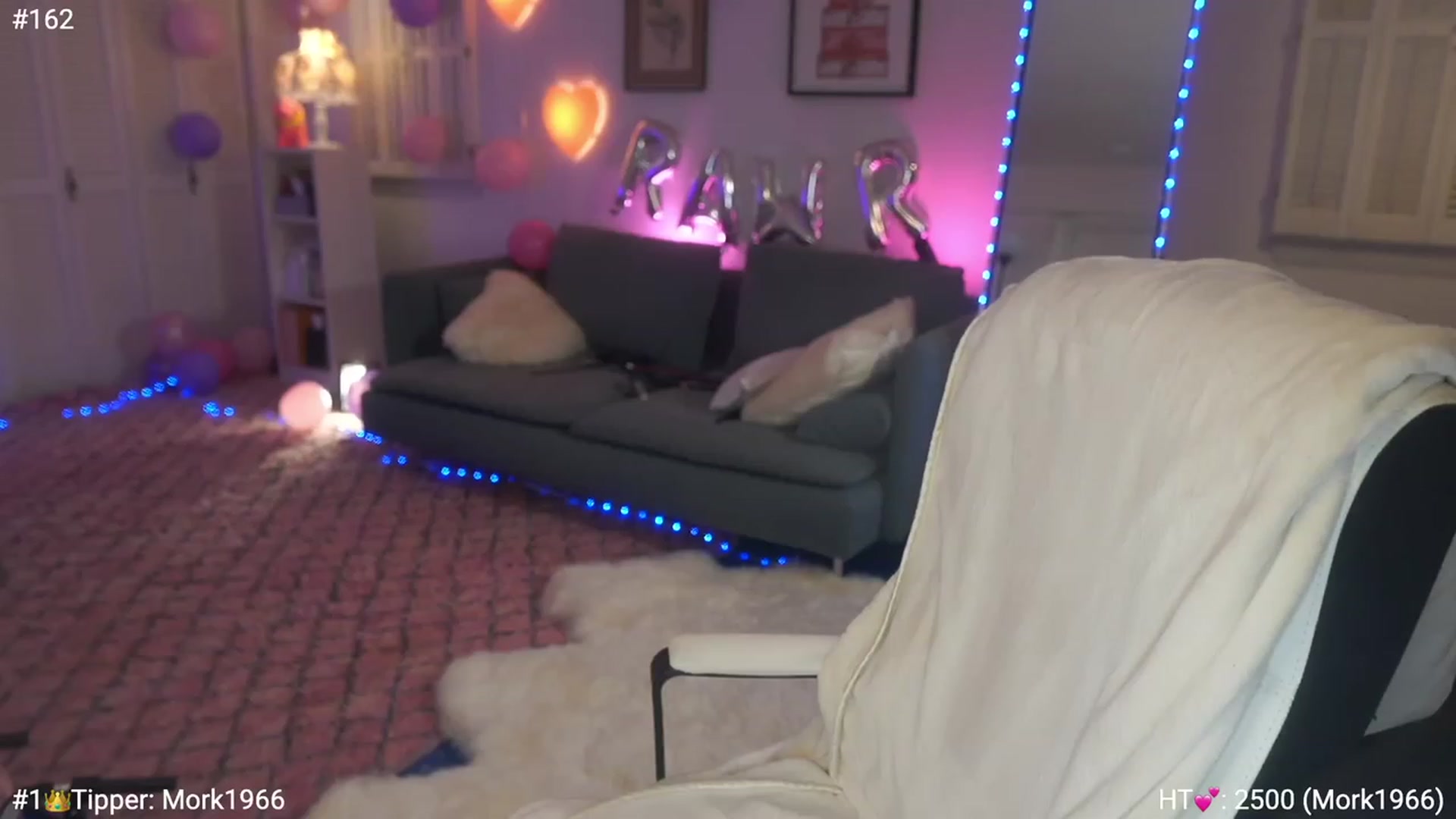 Gallery image thumbnail from AmyCanterbury's myfreecams stream on, 12/10/2022, 07:47 image 3 of 20