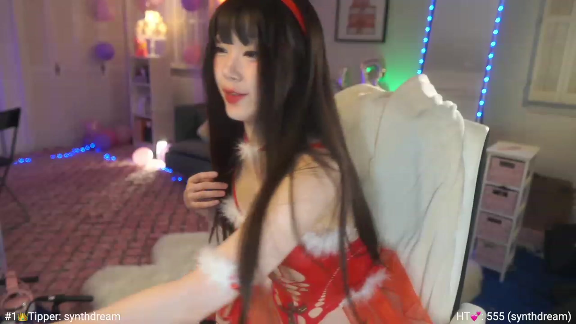 Gallery image thumbnail from AmyCanterbury's myfreecams stream on, 12/11/2022, 07:26 image 13 of 20