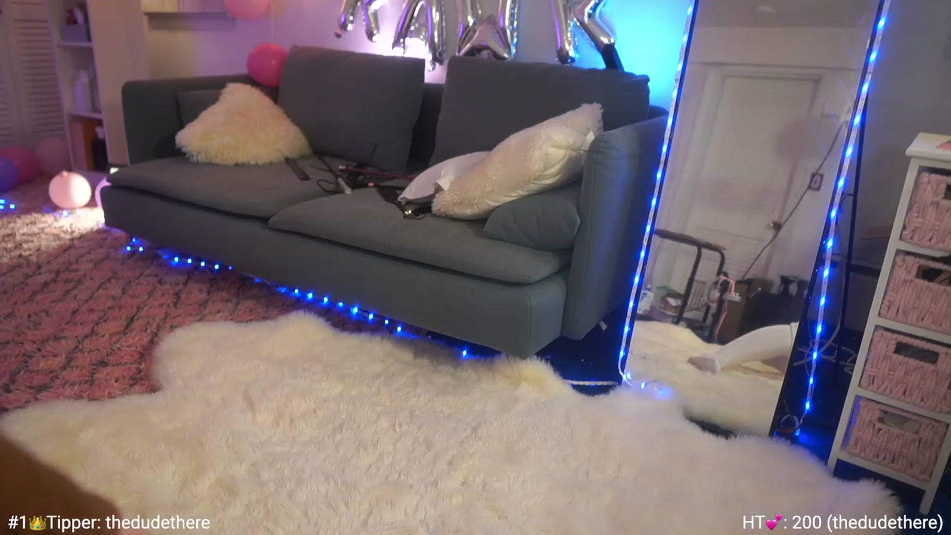 Gallery image thumbnail from AmyCanterbury's myfreecams stream on, 12/15/2022, 05:57 image 8 of 20