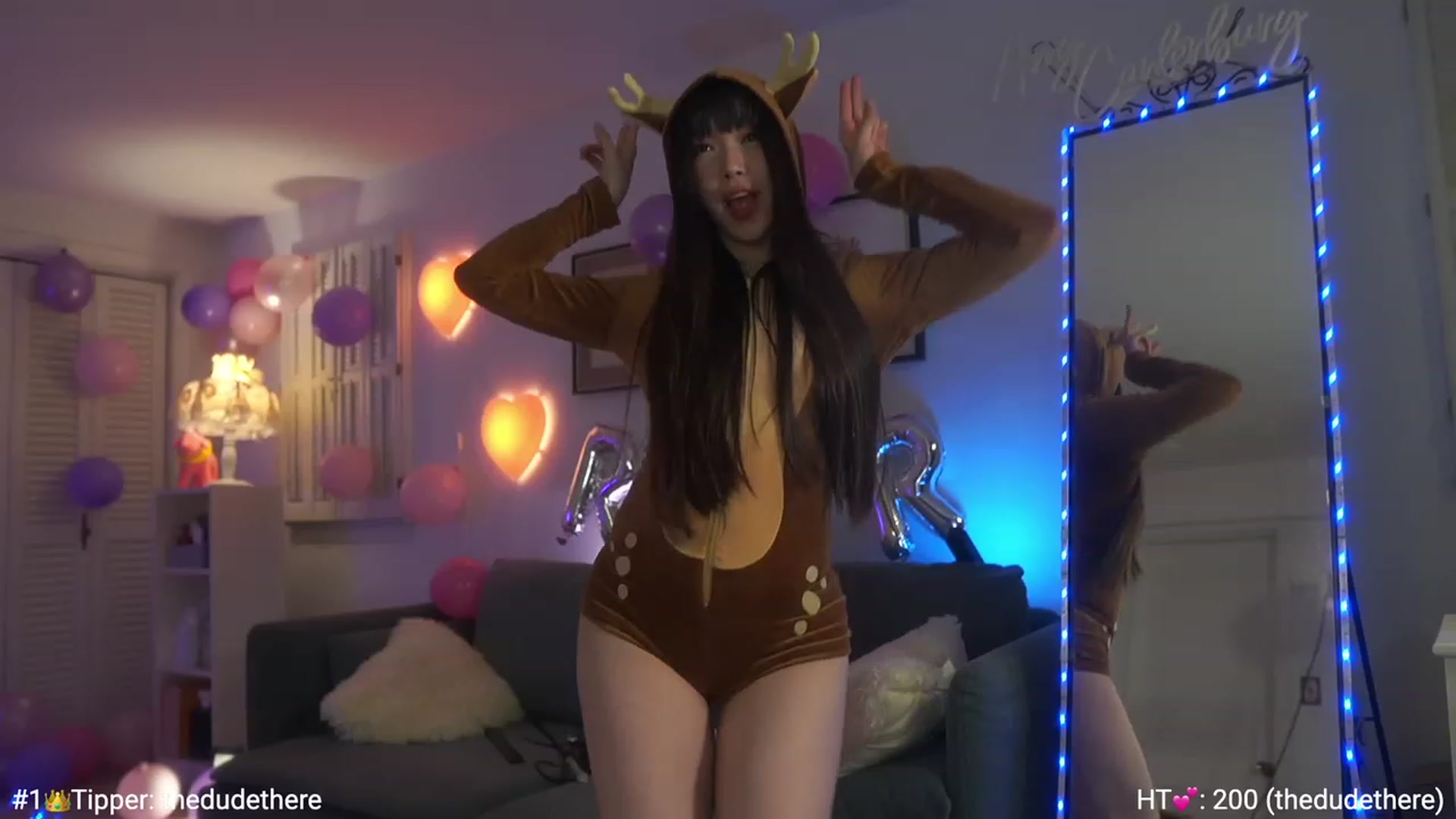 Gallery image thumbnail from AmyCanterbury's myfreecams stream on, 12/15/2022, 05:57 image 13 of 20