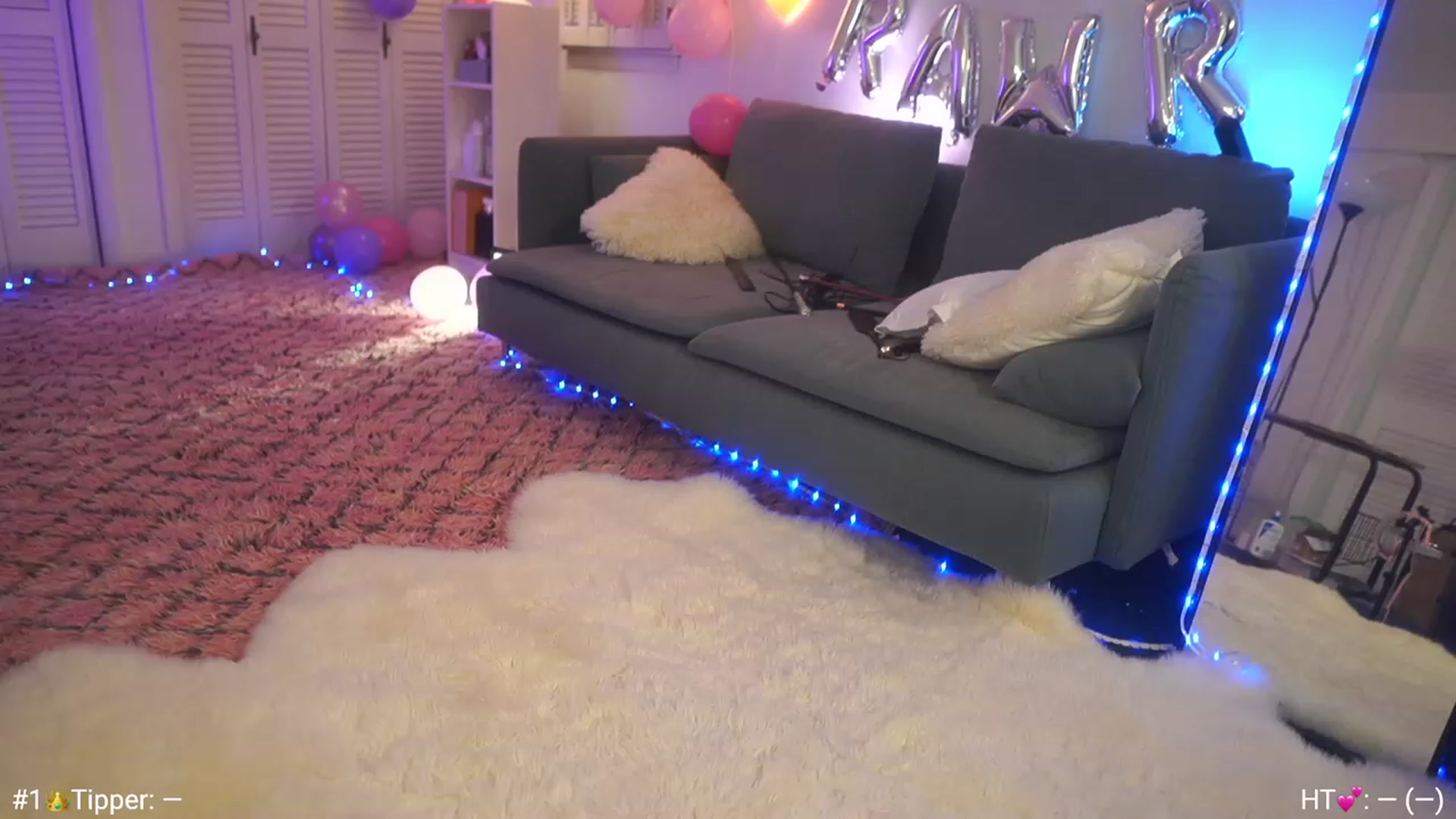 Gallery image thumbnail from AmyCanterbury's myfreecams stream on, 12/15/2022, 05:57 image 3 of 20