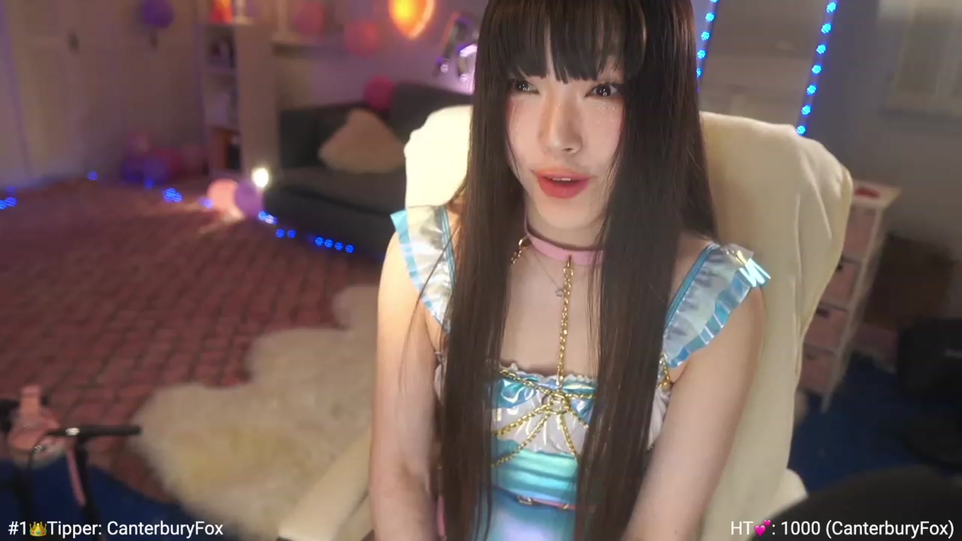 Gallery image thumbnail from AmyCanterbury's myfreecams stream on, 12/17/2022, 08:28 image 3 of 20