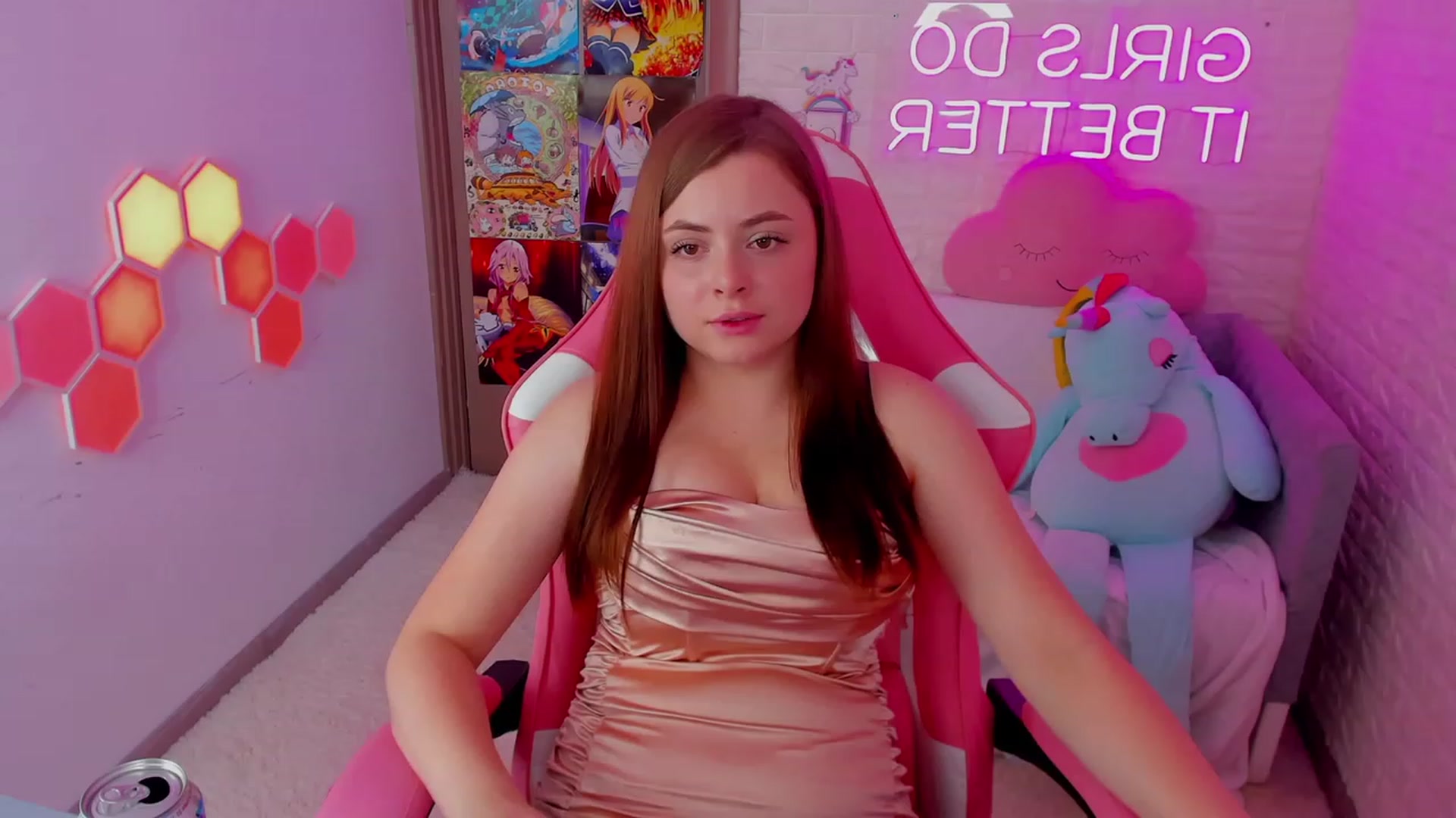 Gallery image thumbnail from AmyClaire's myfreecams stream on, 12/26/2023, 17:00 image 12 of 20