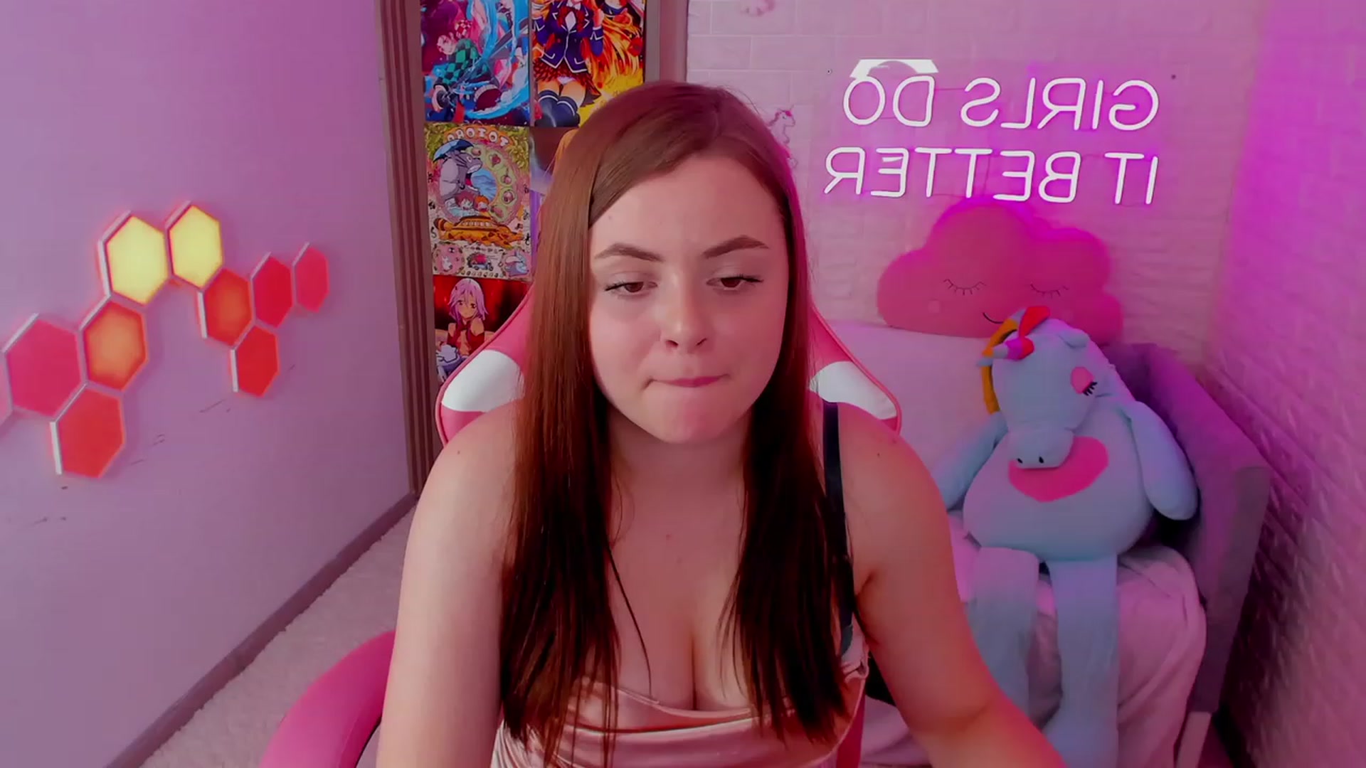 Gallery image thumbnail from AmyClaire's myfreecams stream on, 12/26/2023, 20:02 image 16 of 20