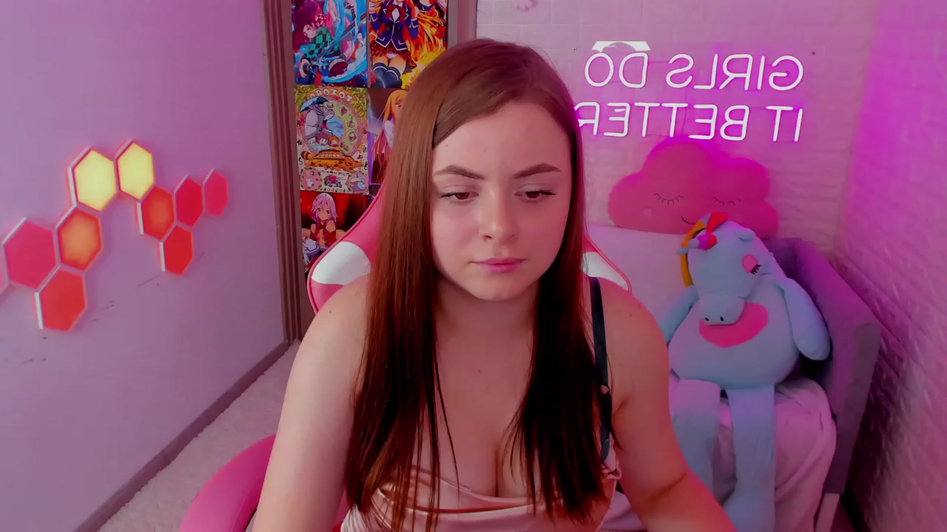 Gallery image thumbnail from AmyClaire's myfreecams stream on, 12/26/2023, 20:02 image 17 of 20