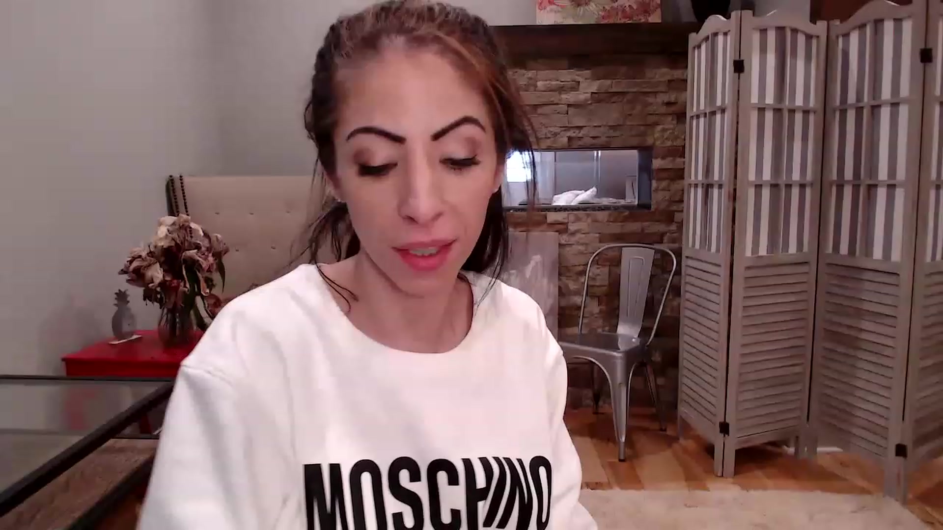 Gallery image thumbnail from AmyDay's myfreecams stream on, 12/01/2022, 19:01 image 1 of 20