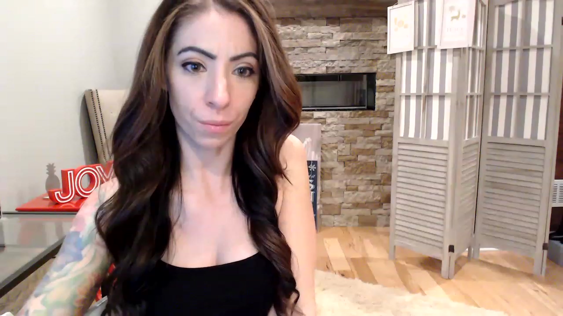 Gallery image thumbnail from AmyDay's myfreecams stream on, 12/17/2022, 05:16 image 10 of 20