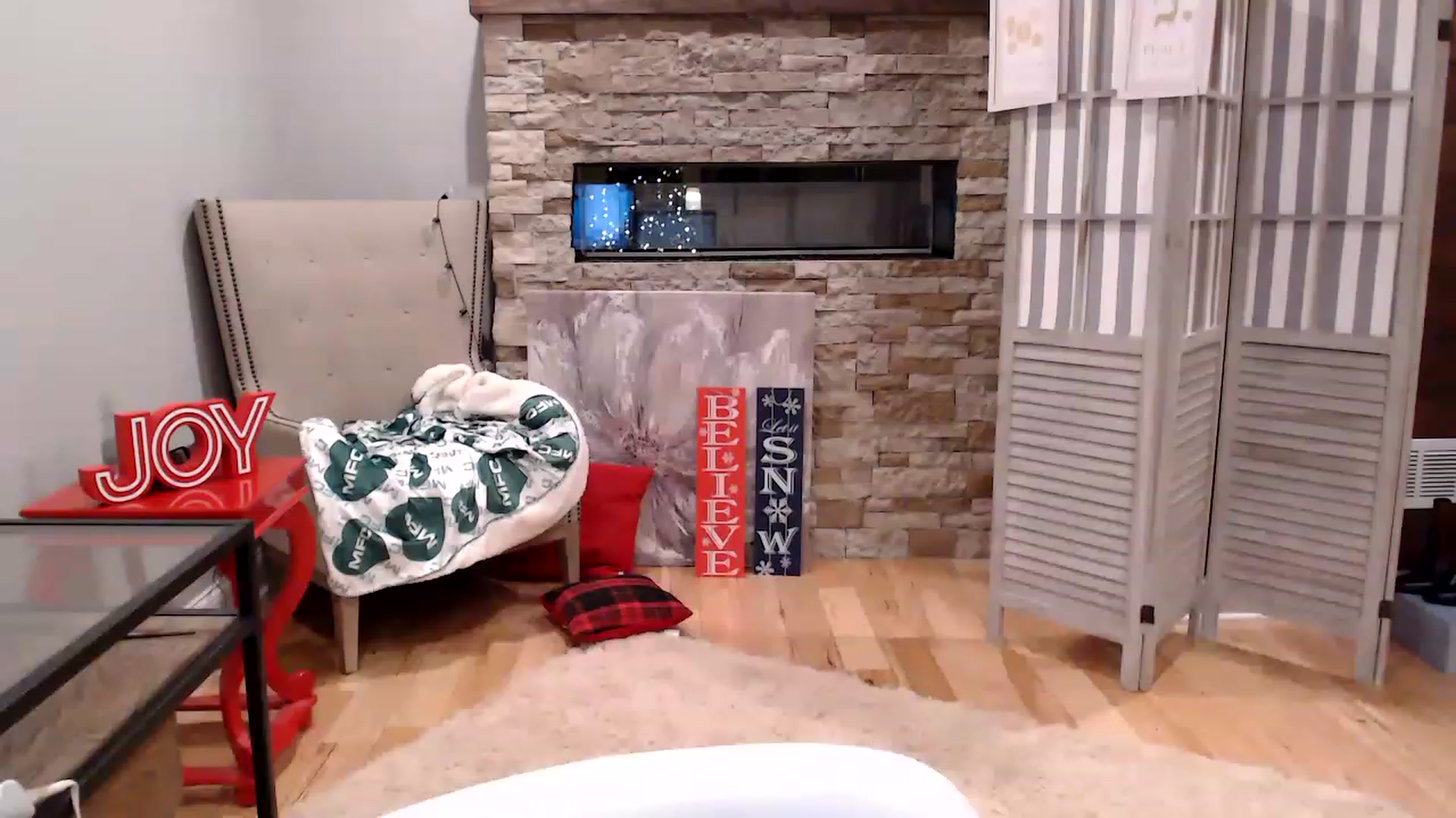 Gallery image thumbnail from AmyDay's myfreecams stream on, 12/17/2022, 05:16 image 18 of 20