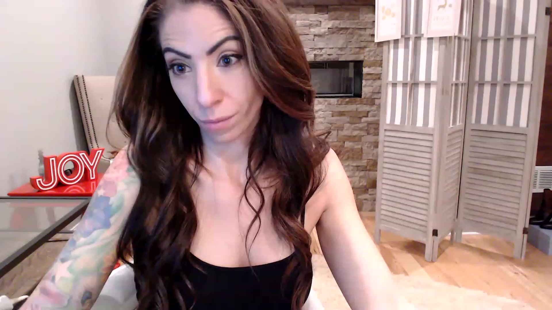 Gallery image thumbnail from AmyDay's myfreecams stream on, 12/17/2022, 05:16 image 16 of 20