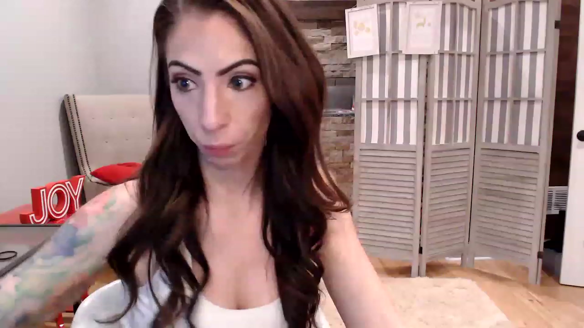 Gallery image thumbnail from AmyDay's myfreecams stream on, 12/18/2022, 23:46 image 8 of 20